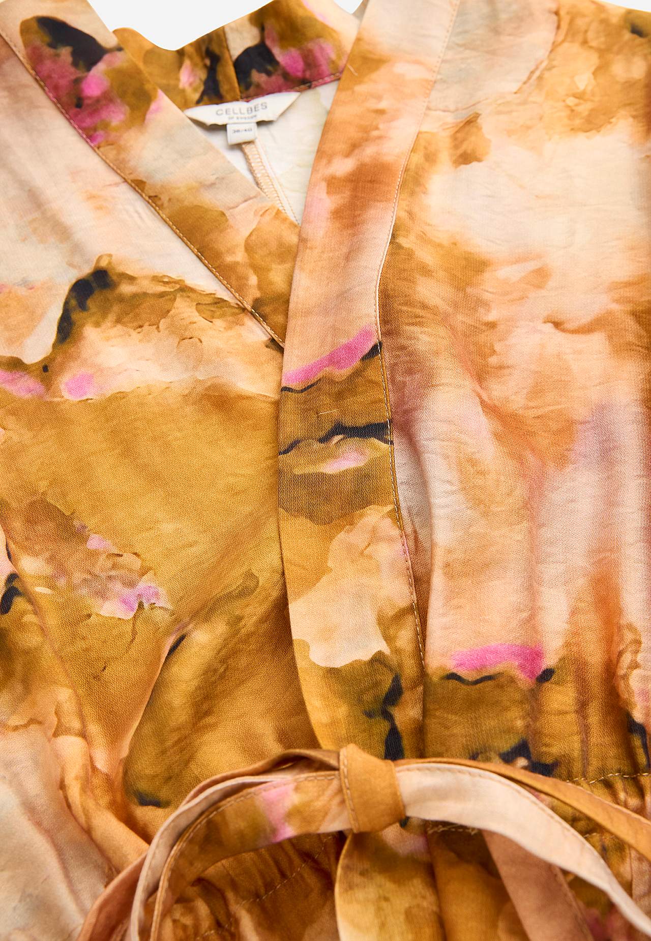 Mönstrad, följsam kimonojacka