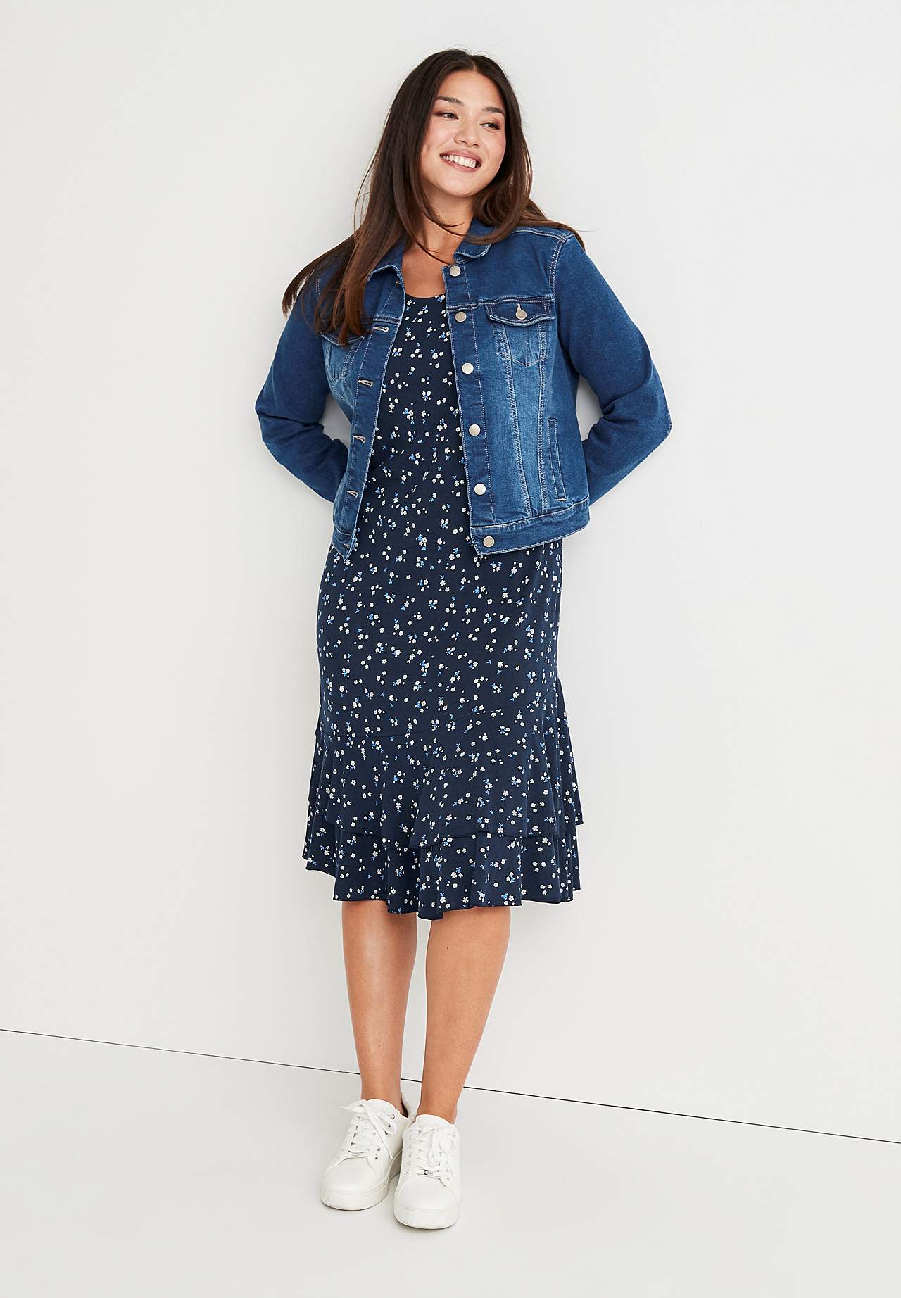 Mönstrad trikåklänning med volanger