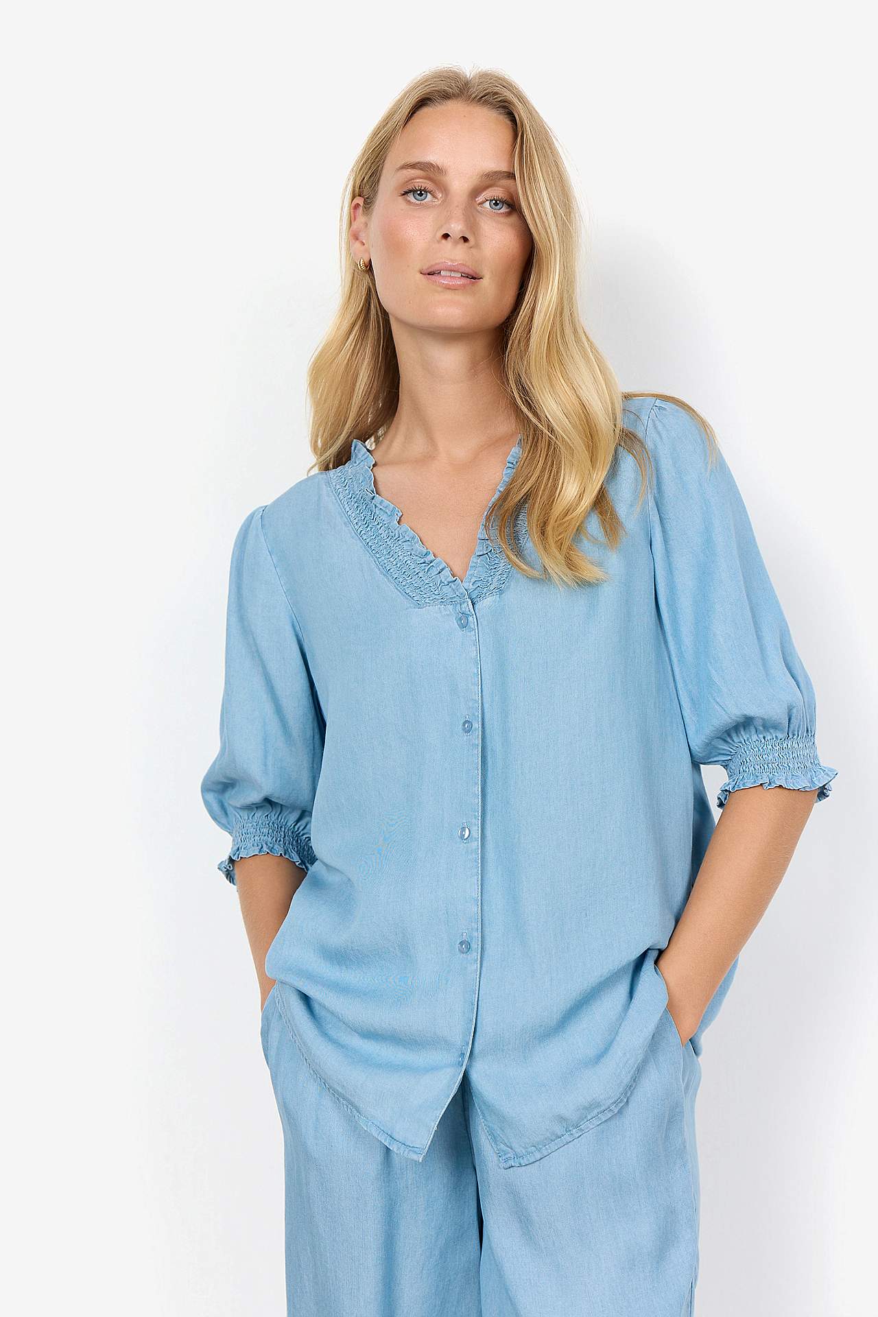 Mjuk blus i lyocell Liv
