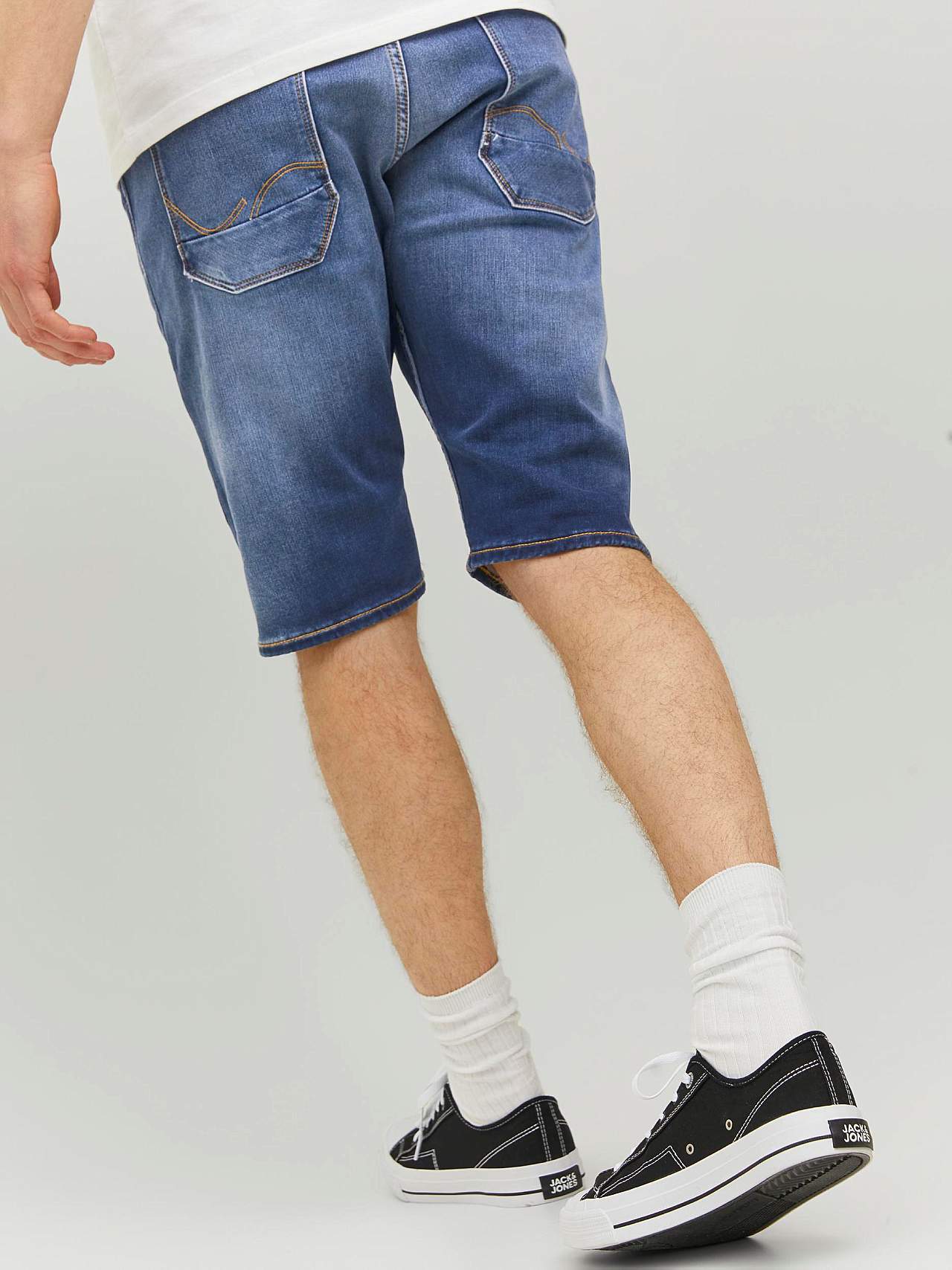 Långa, superstretchiga jeansshorts Scale 608
