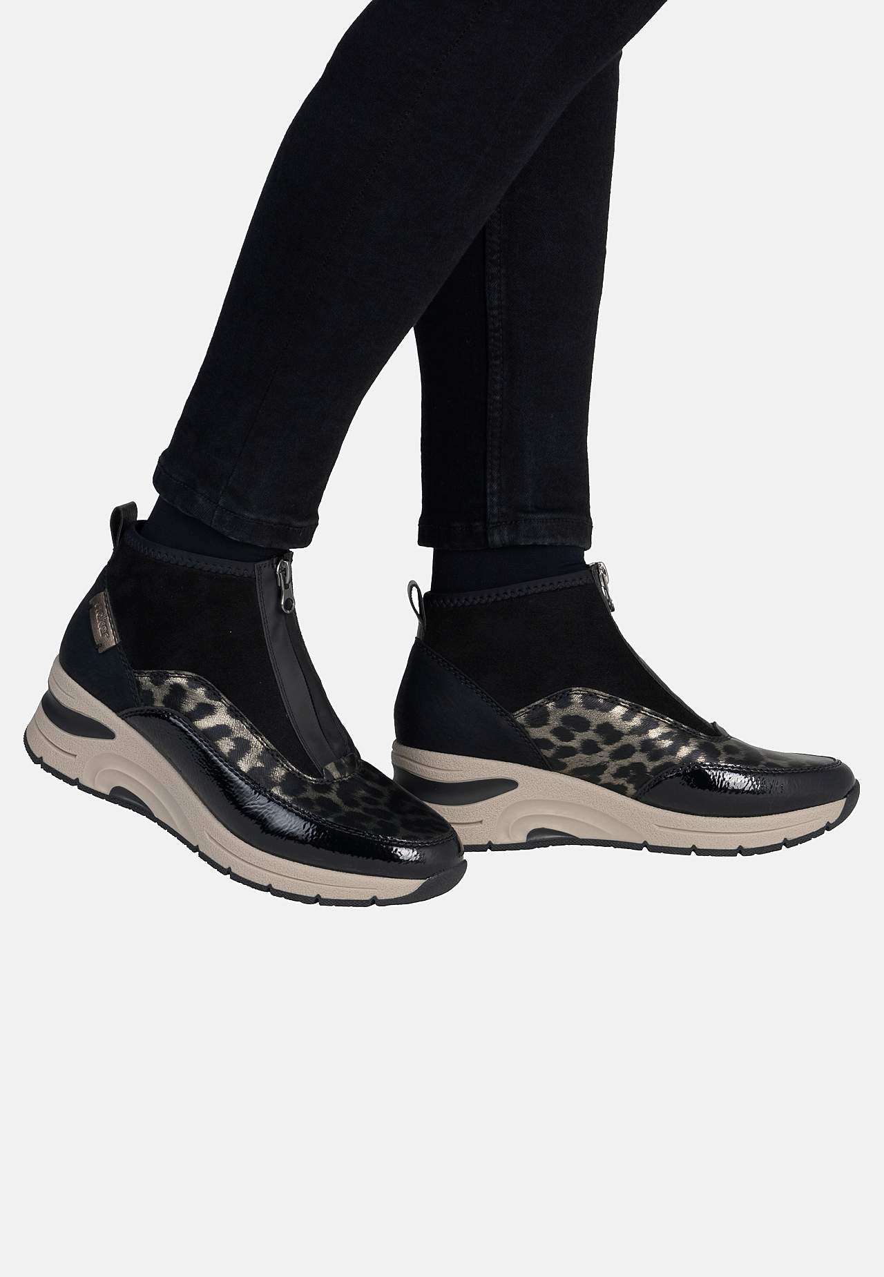 Sneakerkänga med kilklack