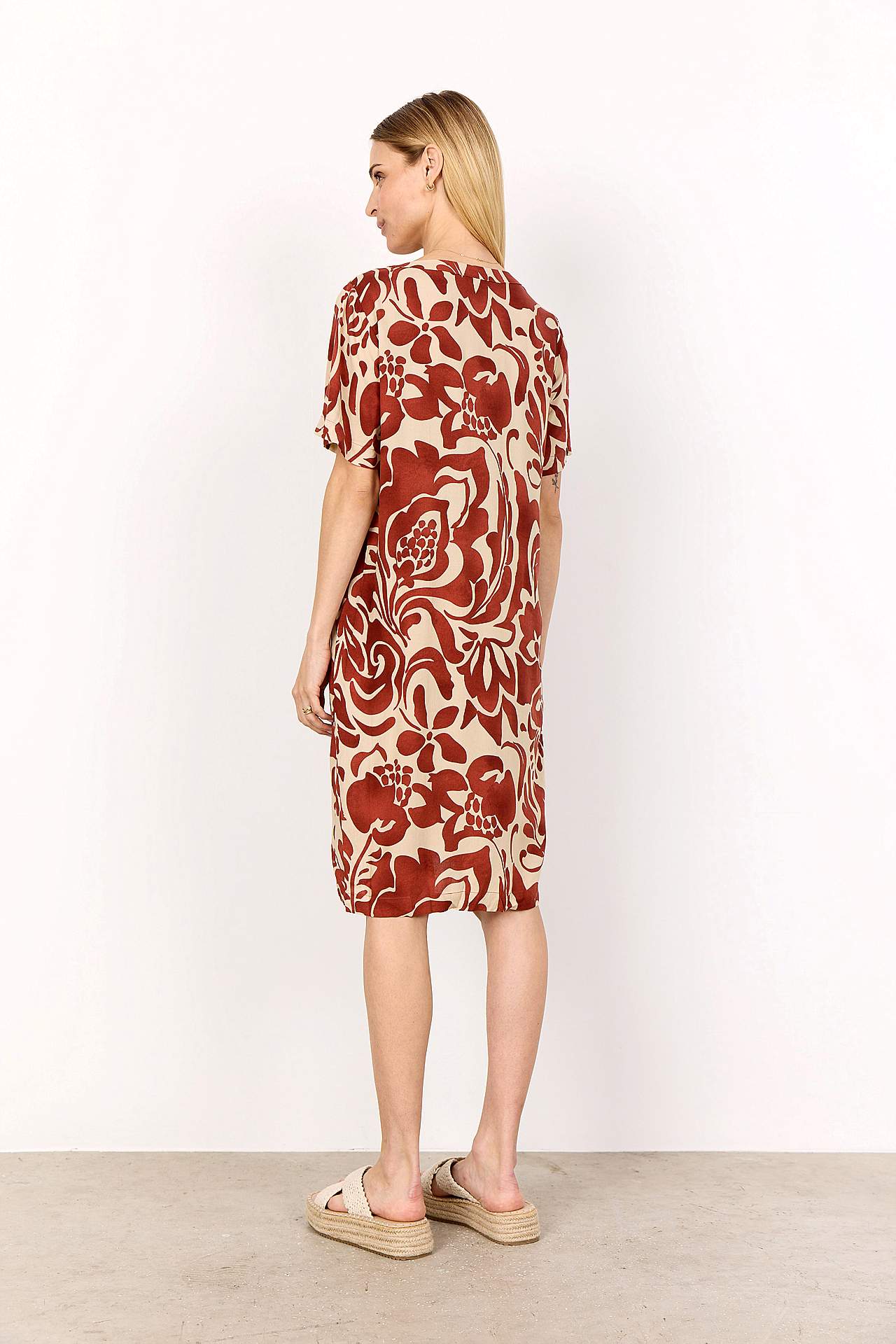 Vävd, mönstrad viskosklänning