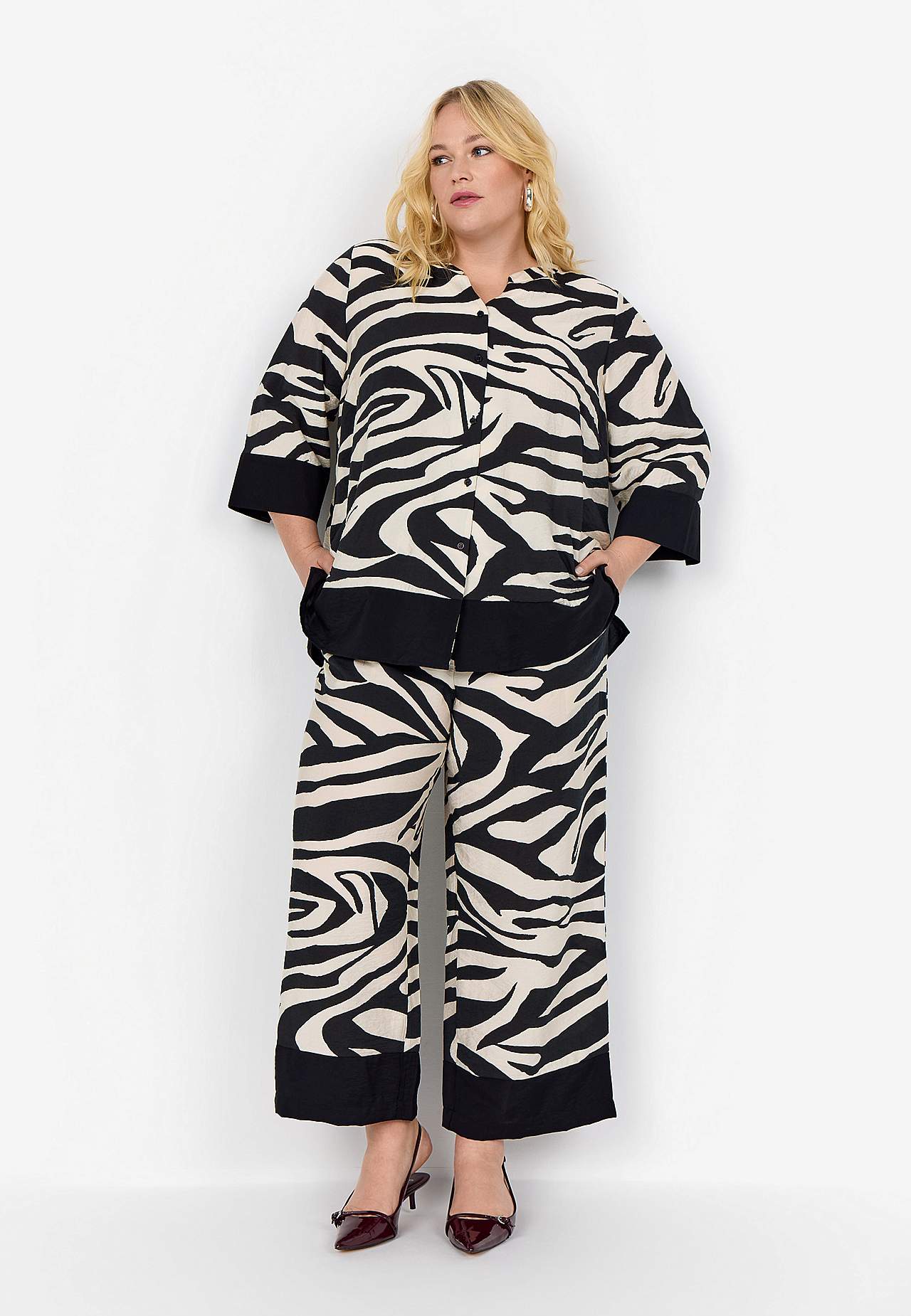 Blus med zebramönster