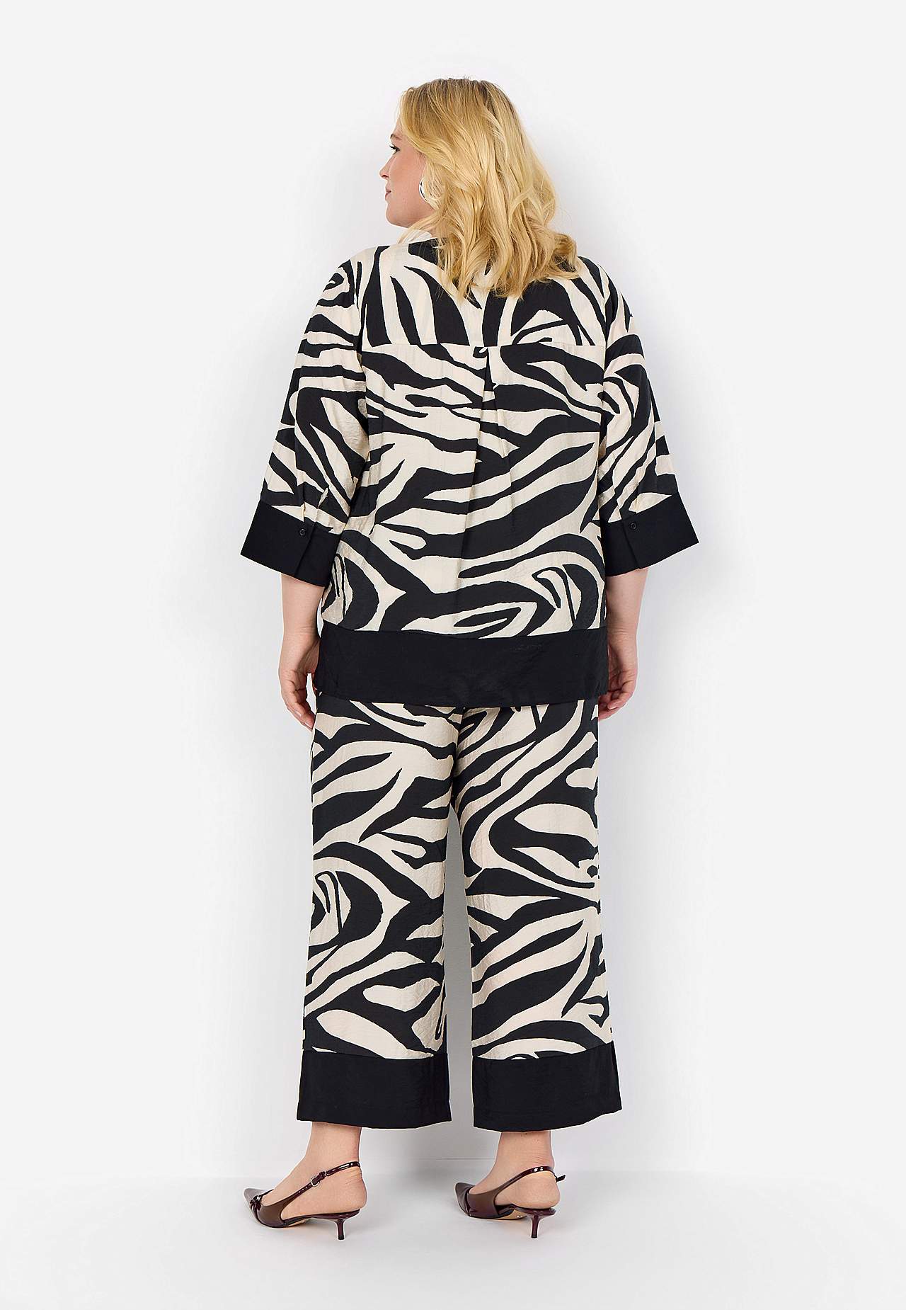 Blus med zebramönster