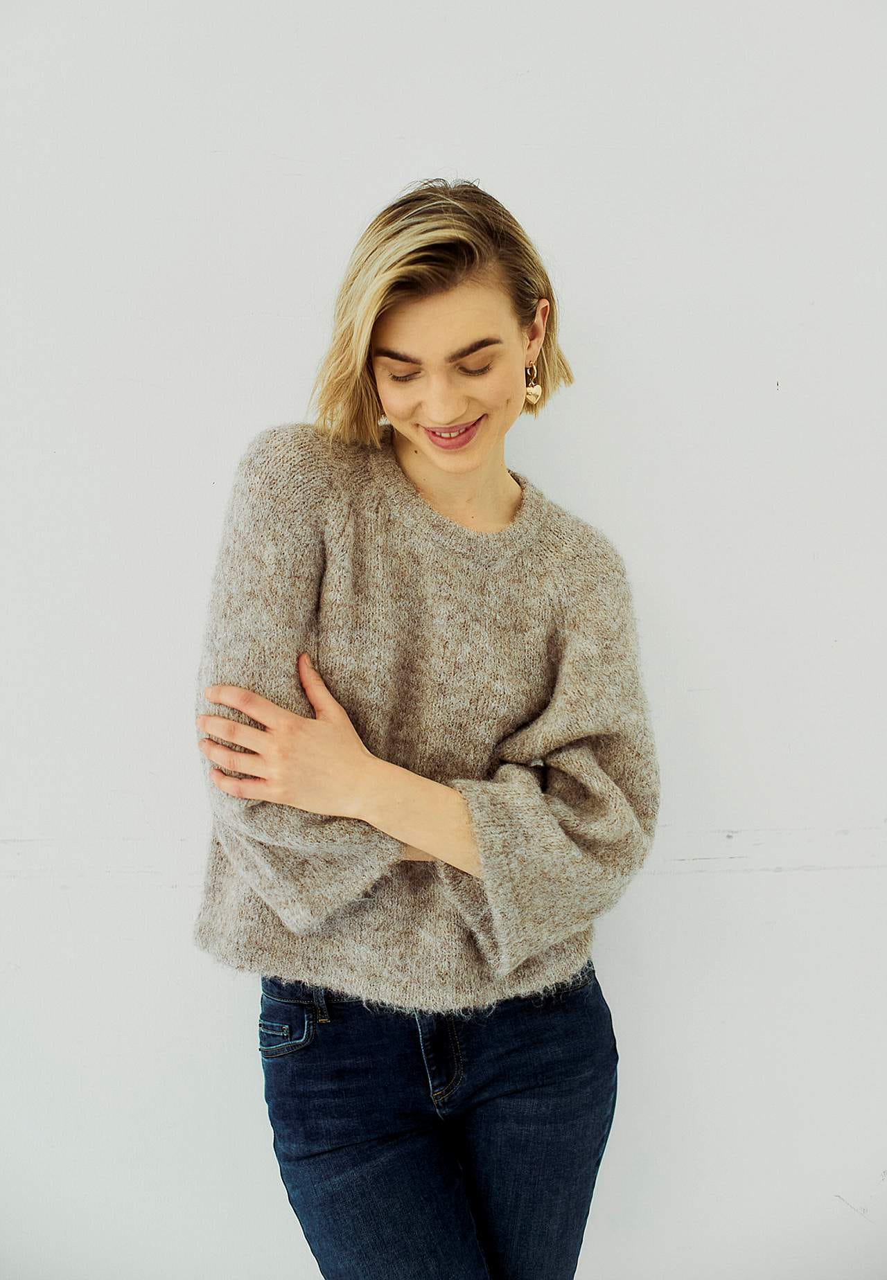 Stickad tröja med raglanärmar