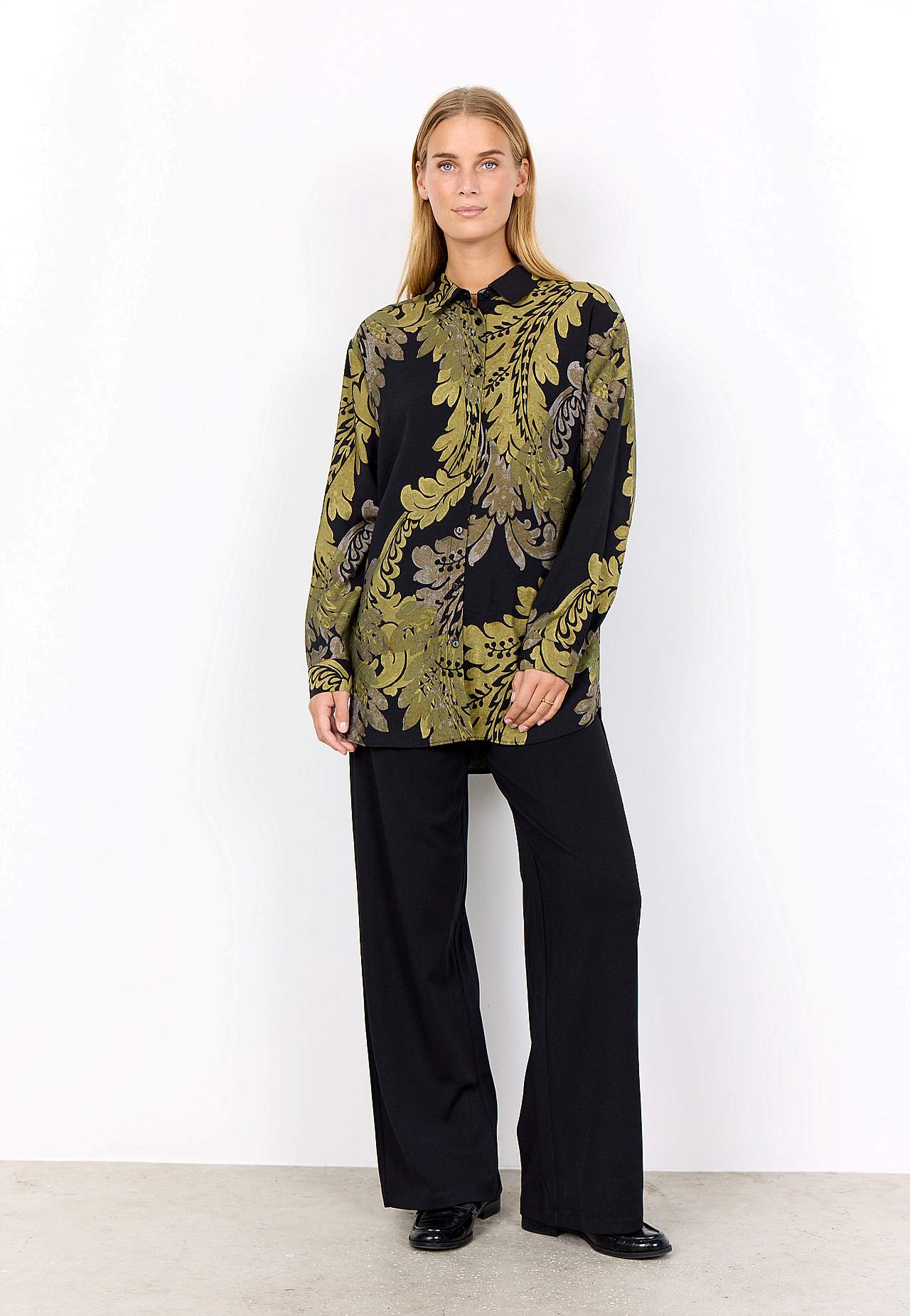 Vävd, mönstrad skjorta