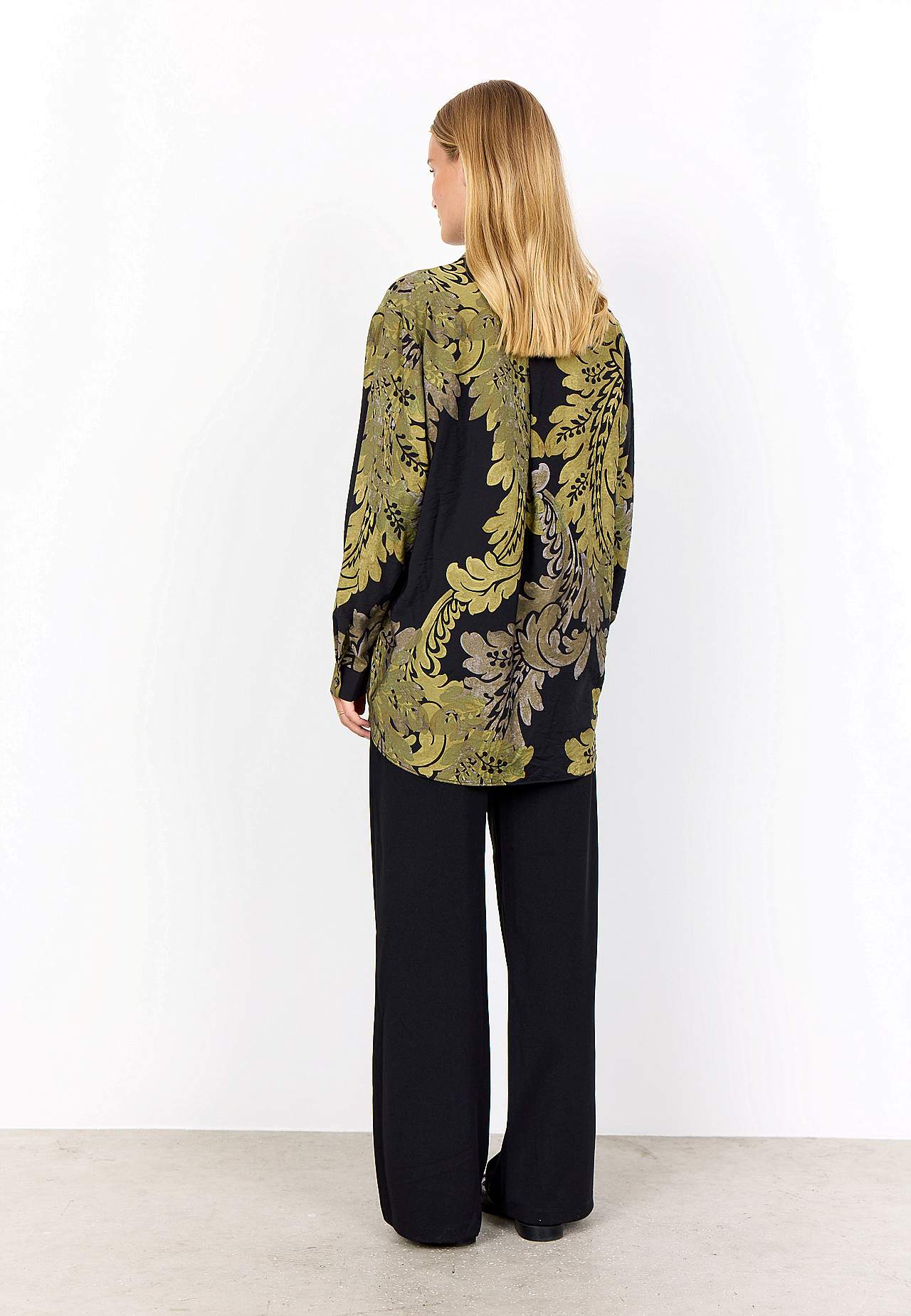 Vävd, mönstrad skjorta