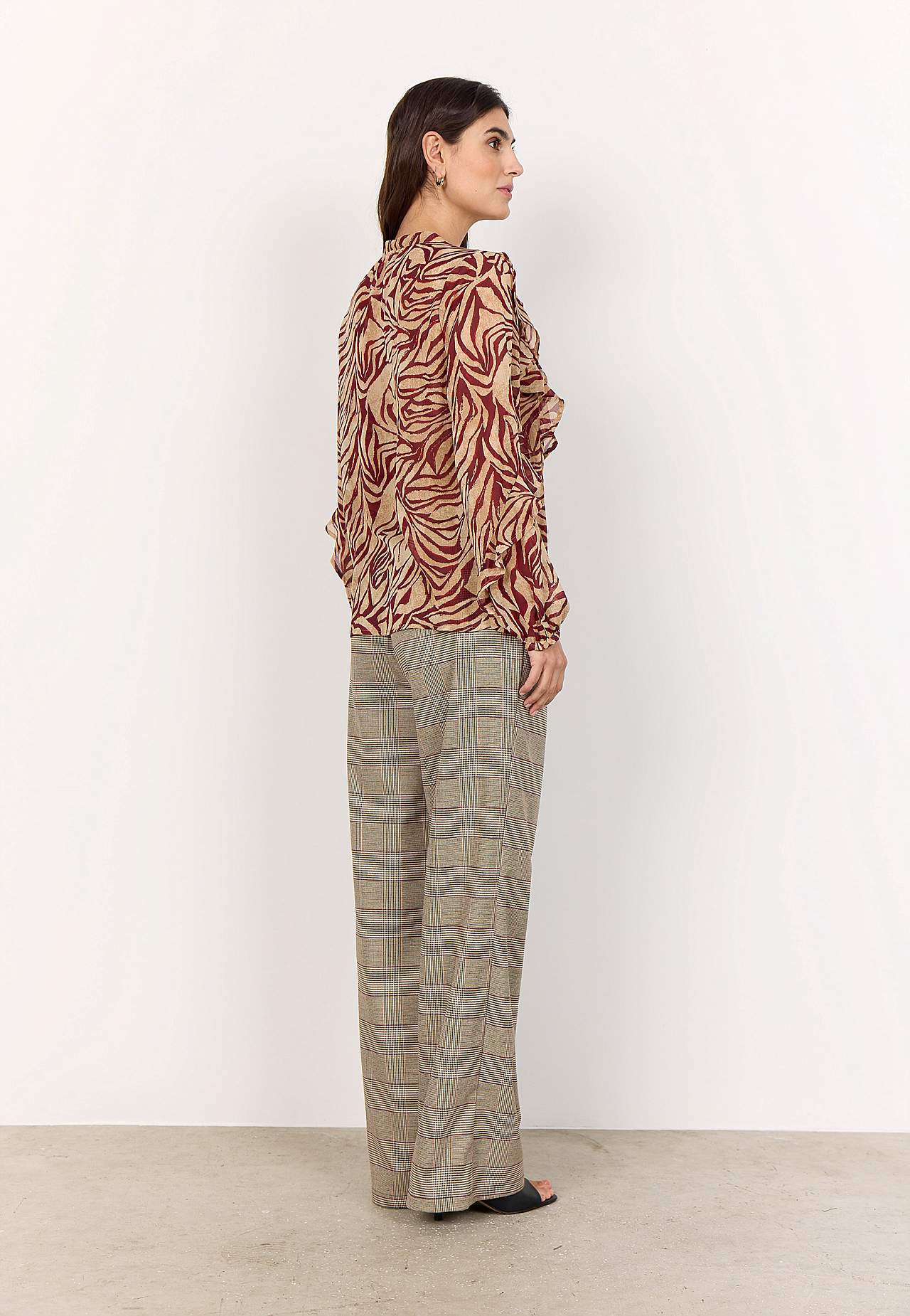 Skir blus med volanger