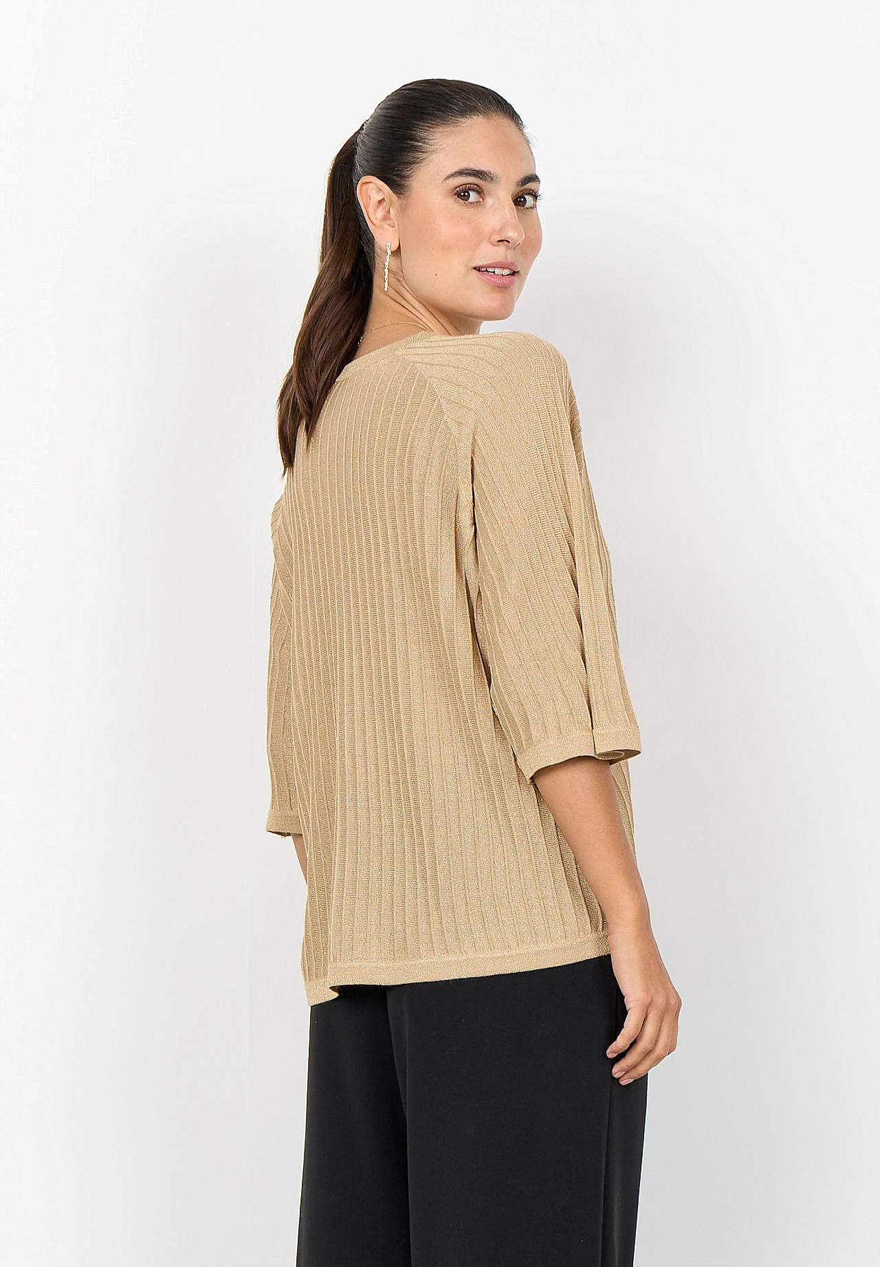 Finstickad tröja med glittertrådar