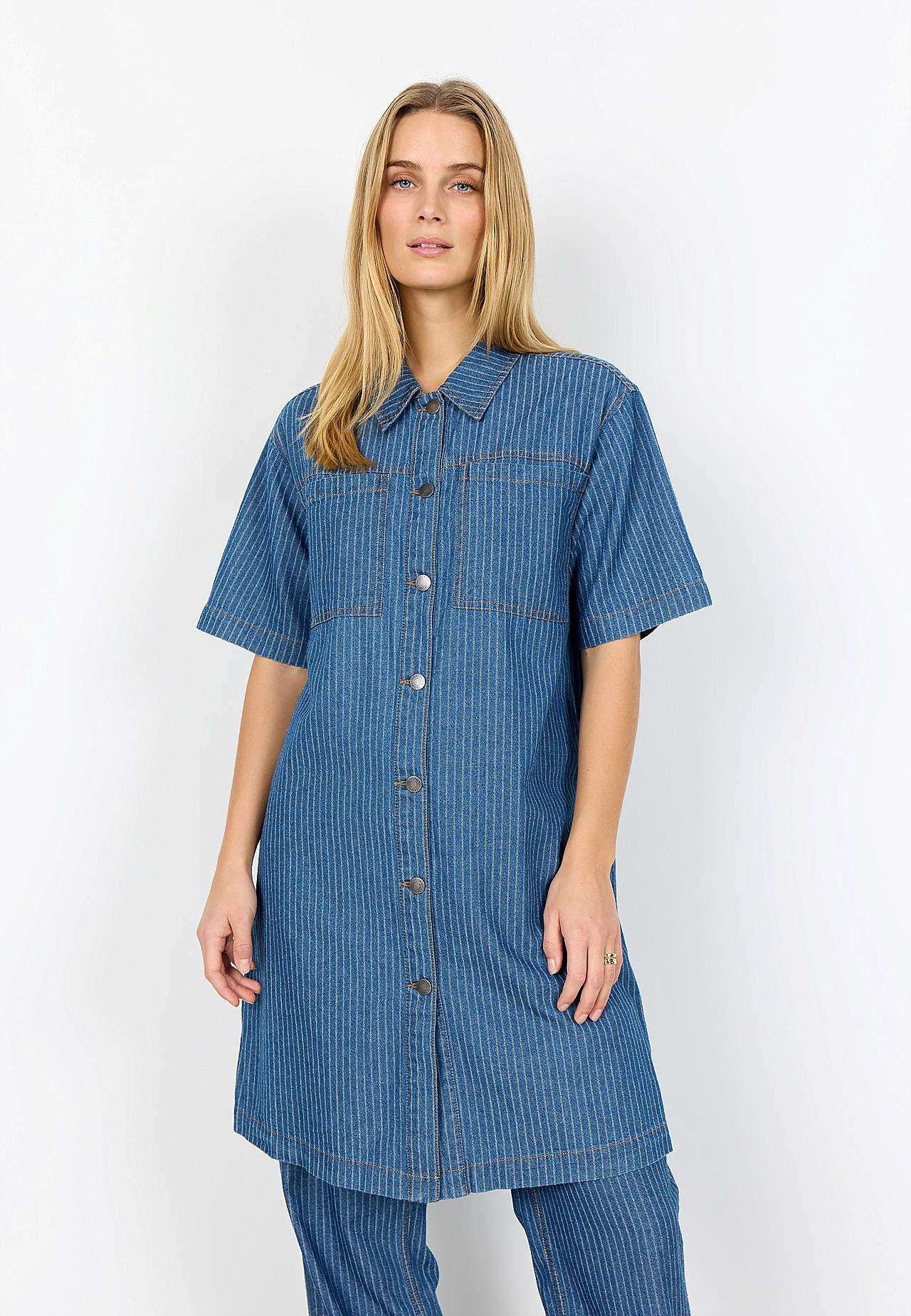 Randig jeansklänning