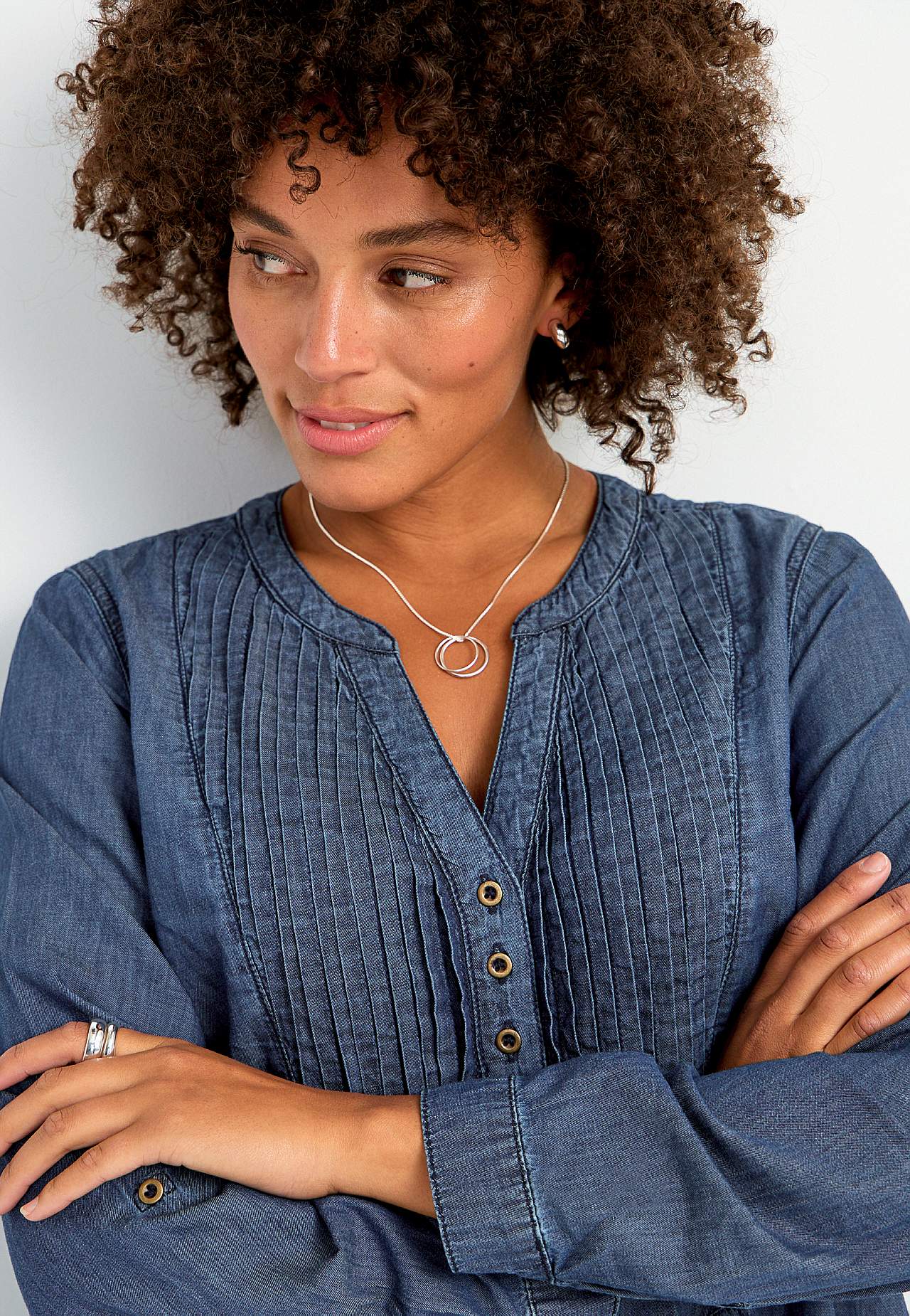 Rymlig jeansklänning