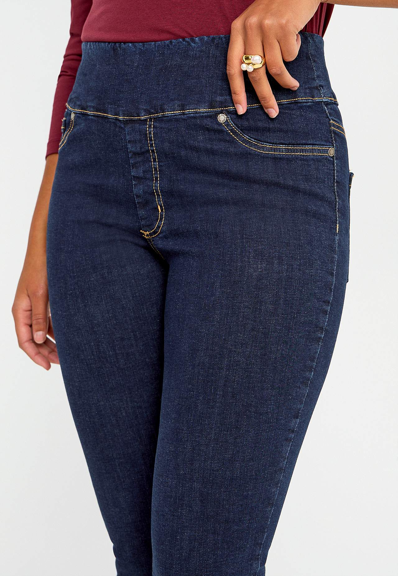 Stretchiga jeggings med hög resårmidja