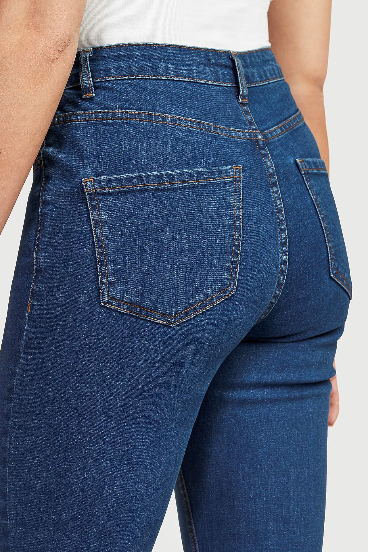 Raka jeans i ekologisk bomull Nissan