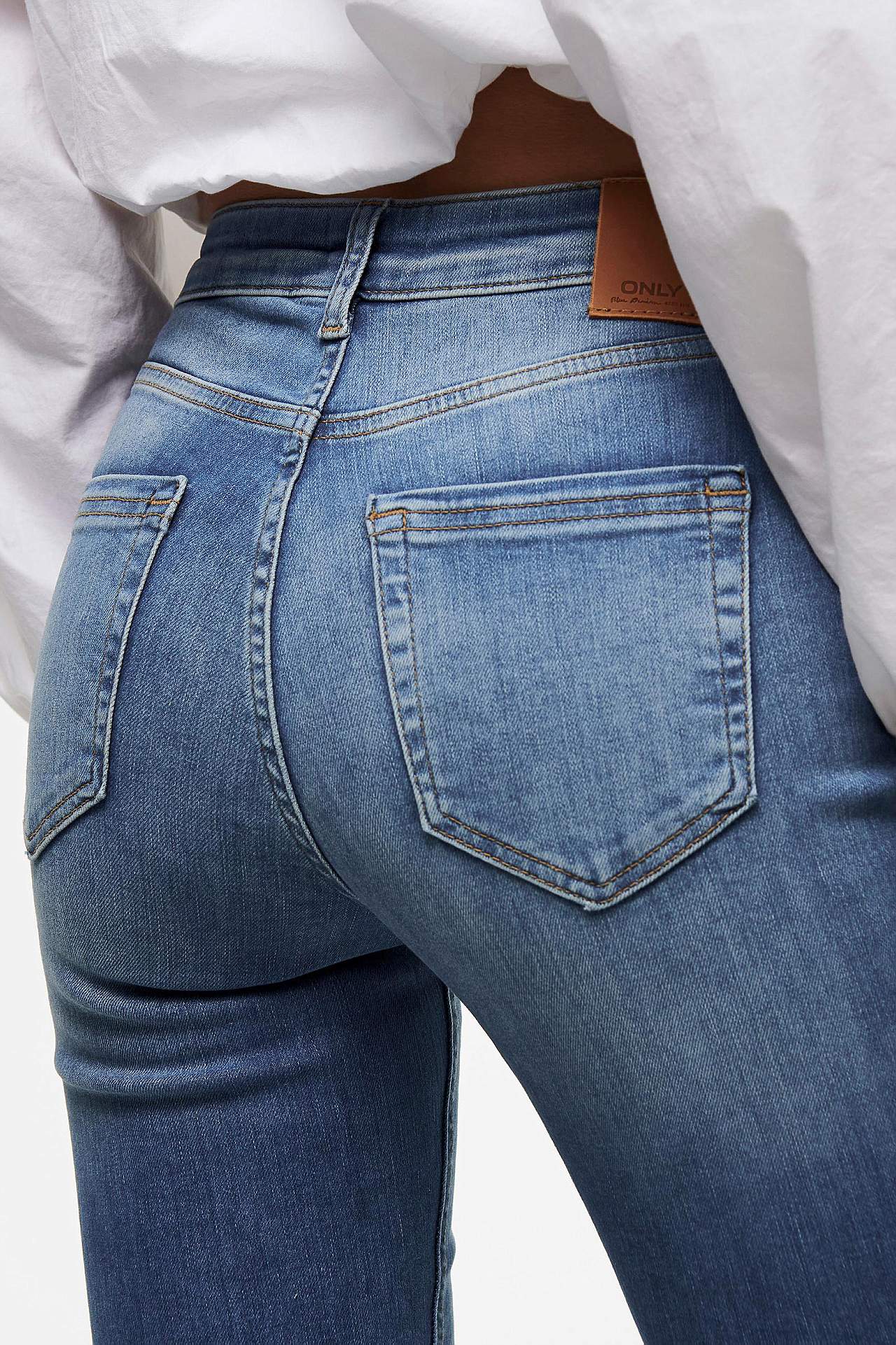 Superstretchiga jeans Blush flared