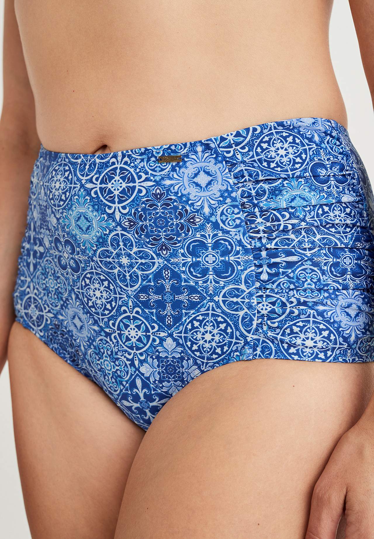 Bikinitrosa med hög midja
