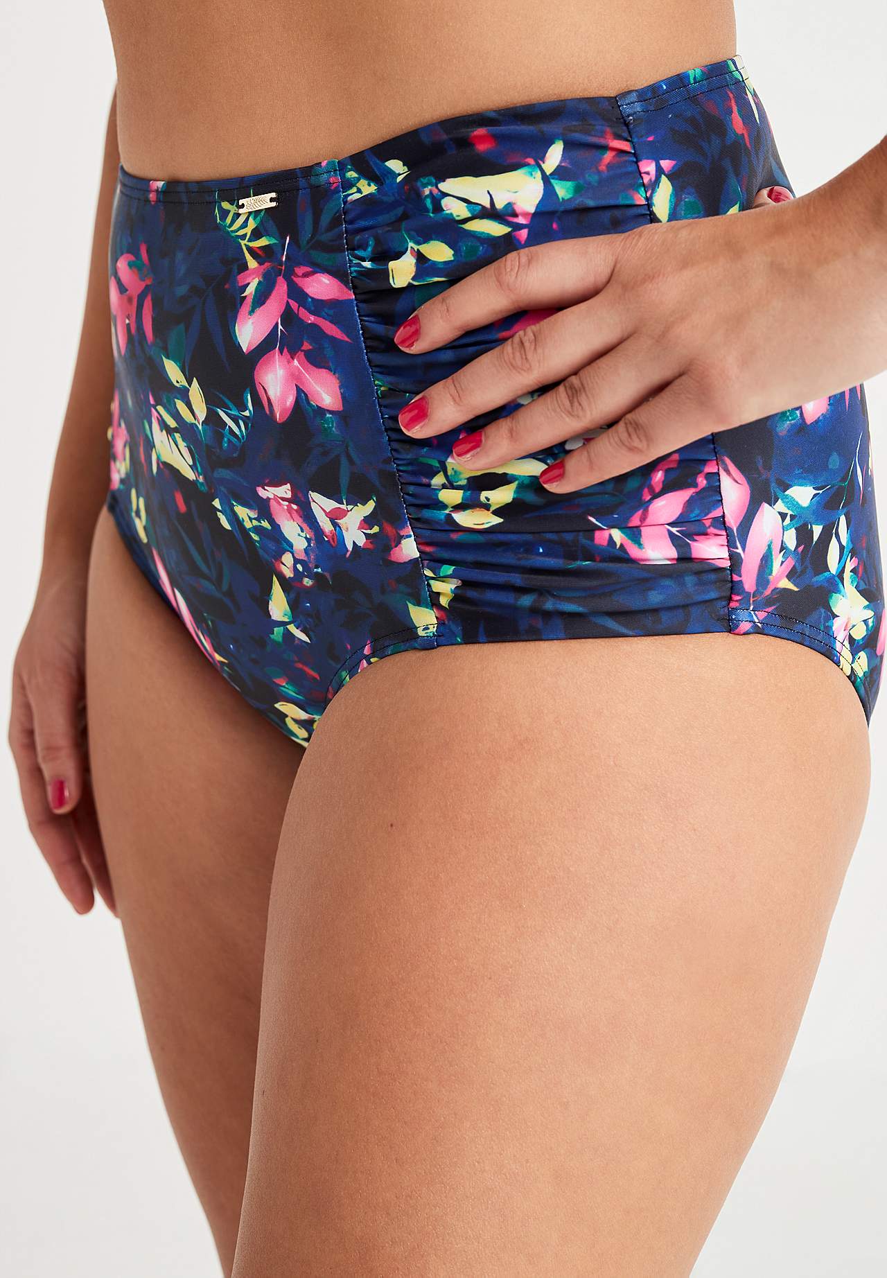 Bikinitrosa med hög midja