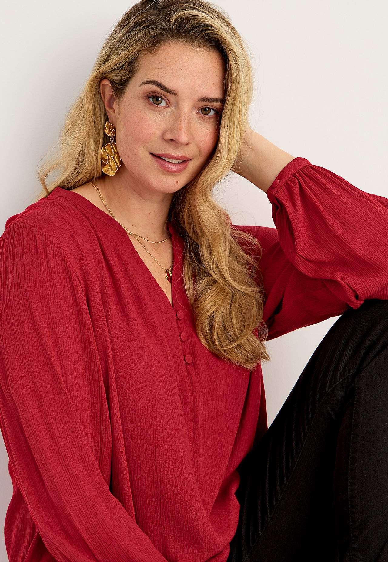 Crepe blus med knappar Greta