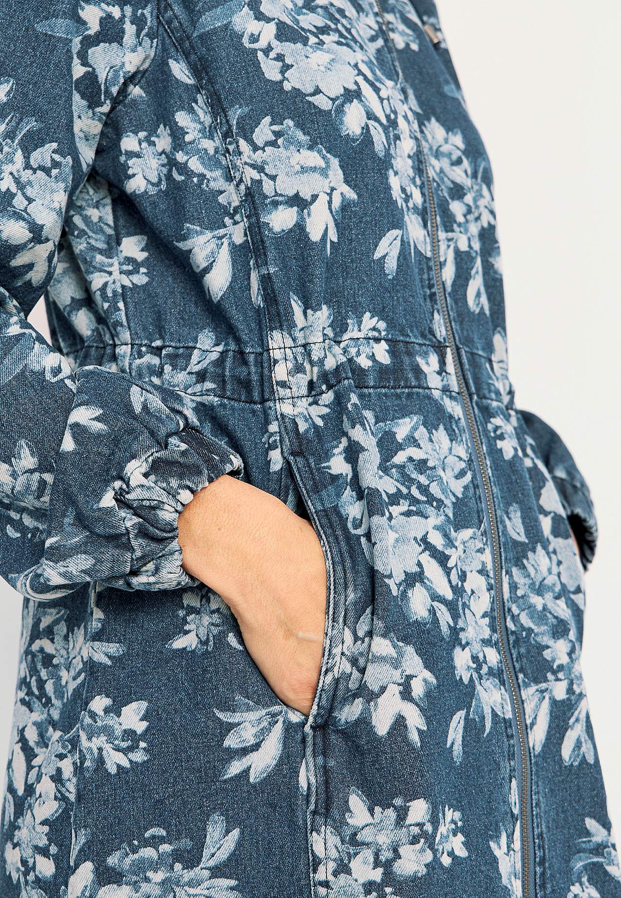 Mönstrad parkas i denim