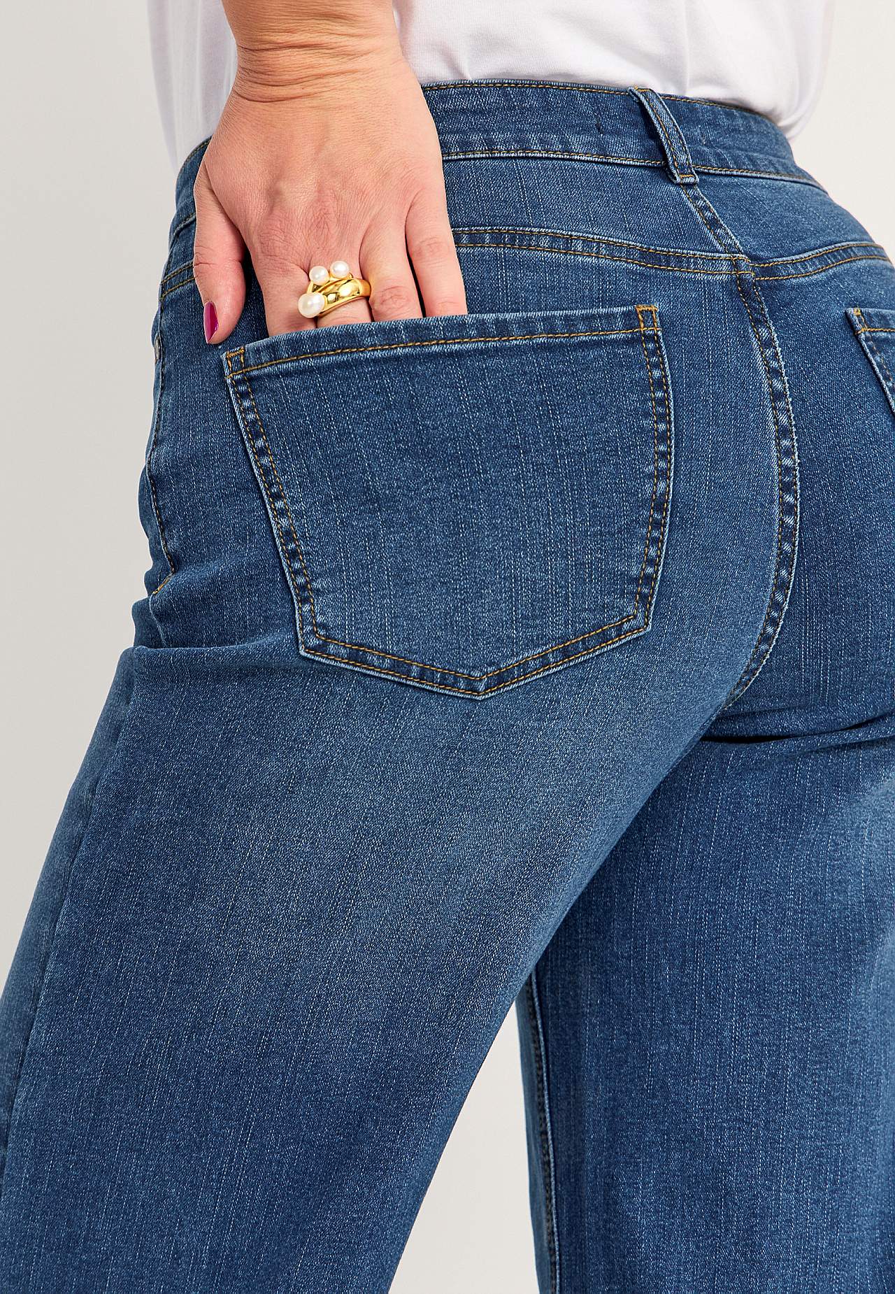 Stretchiga ankeljeans