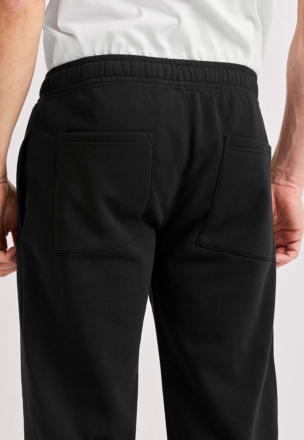 Bekväm sweatshirtbyxa med bakfickor