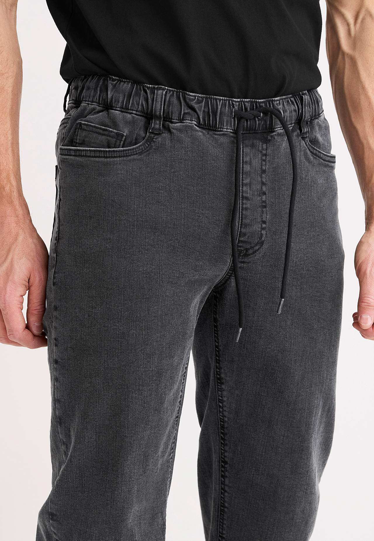 Stretchiga joggerjeans
