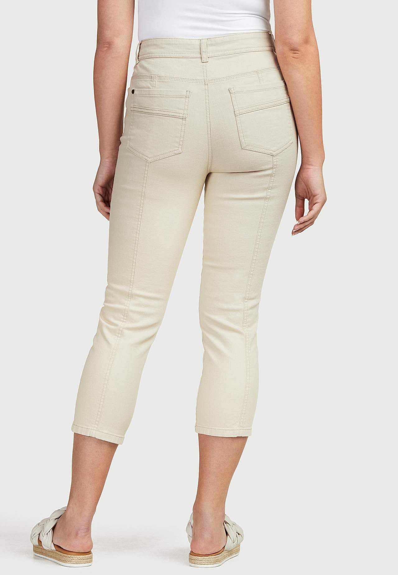 Caprijeans med femficksdesign