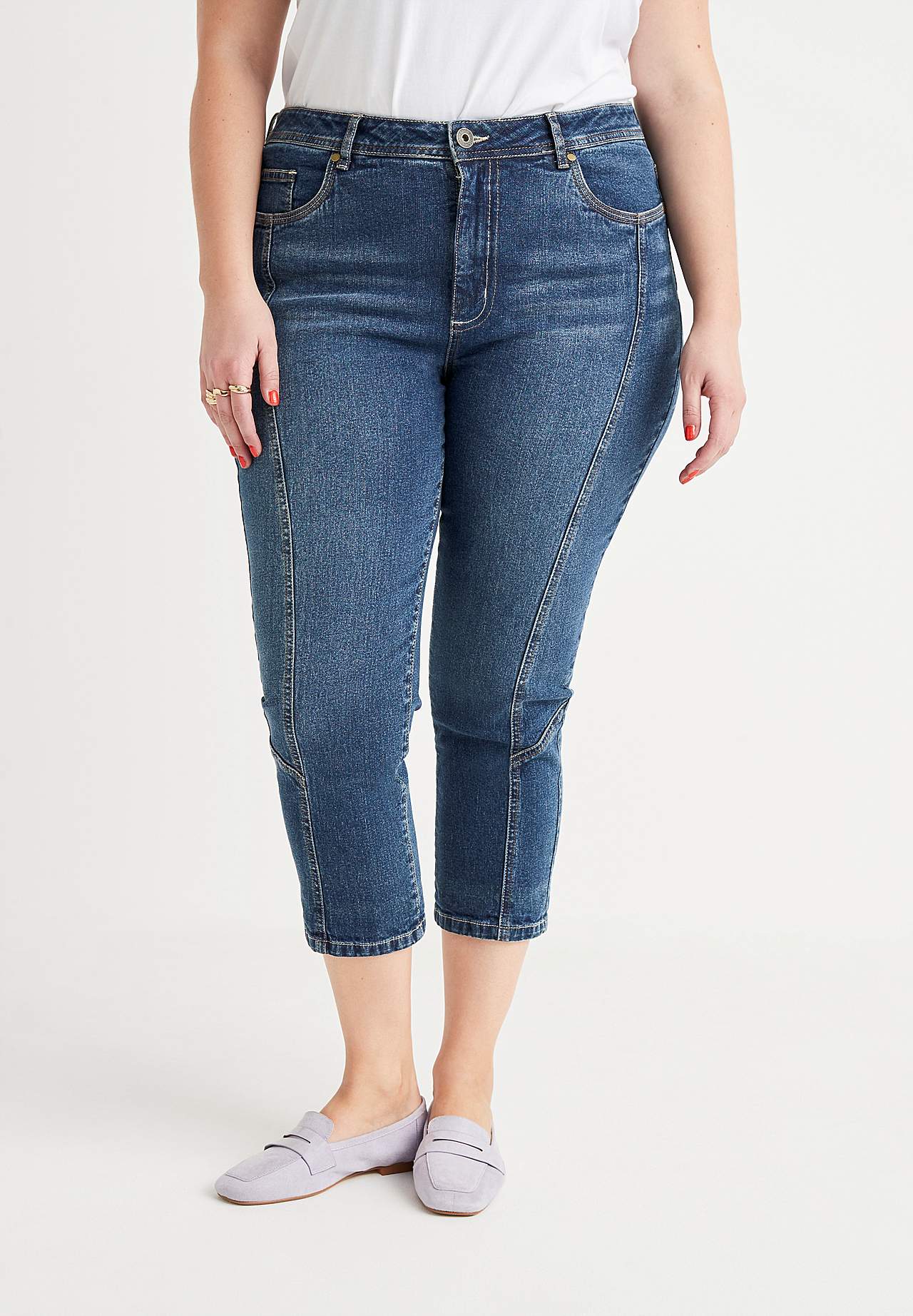 Caprijeans med femficksdesign