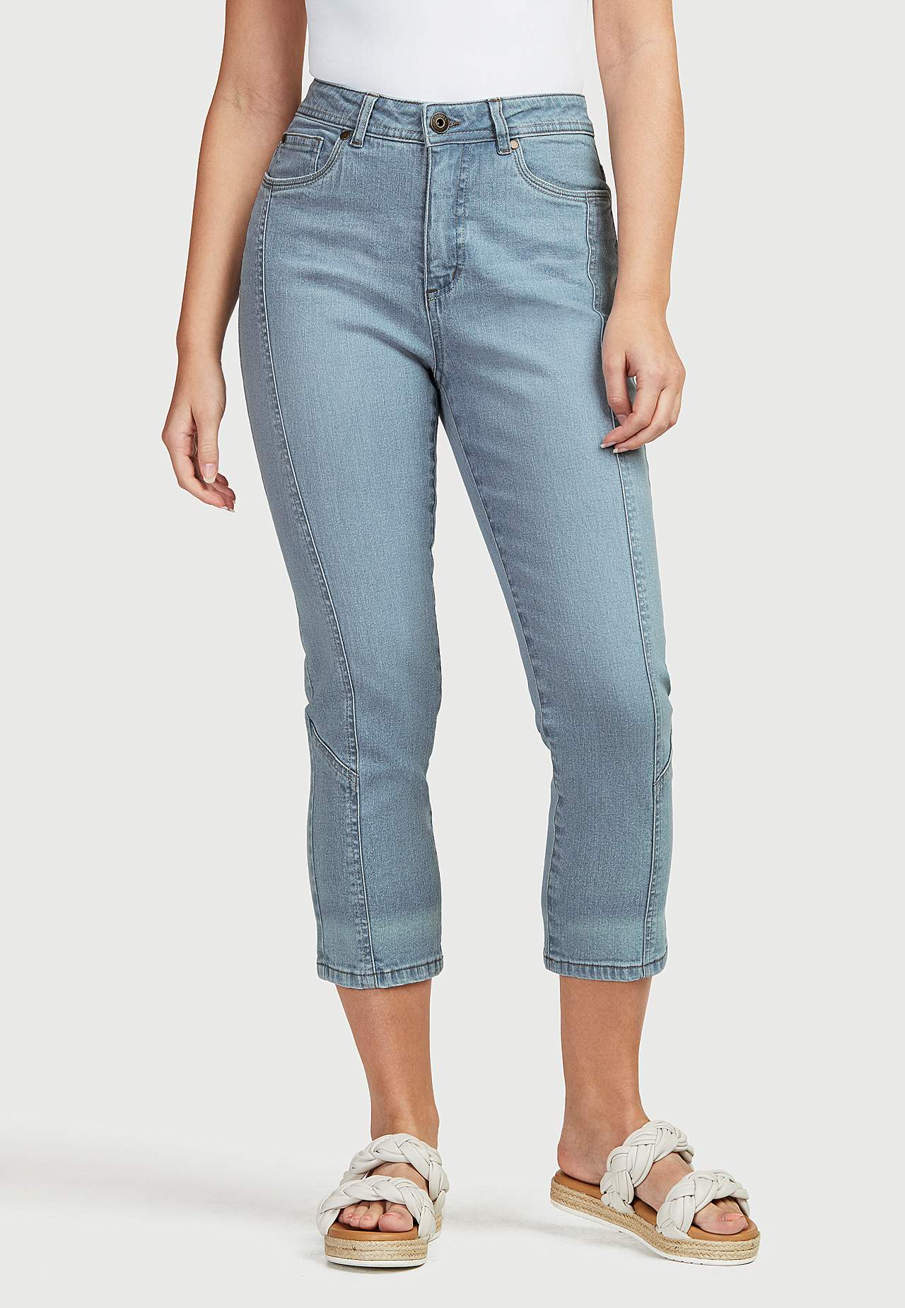 Caprijeans med femficksdesign