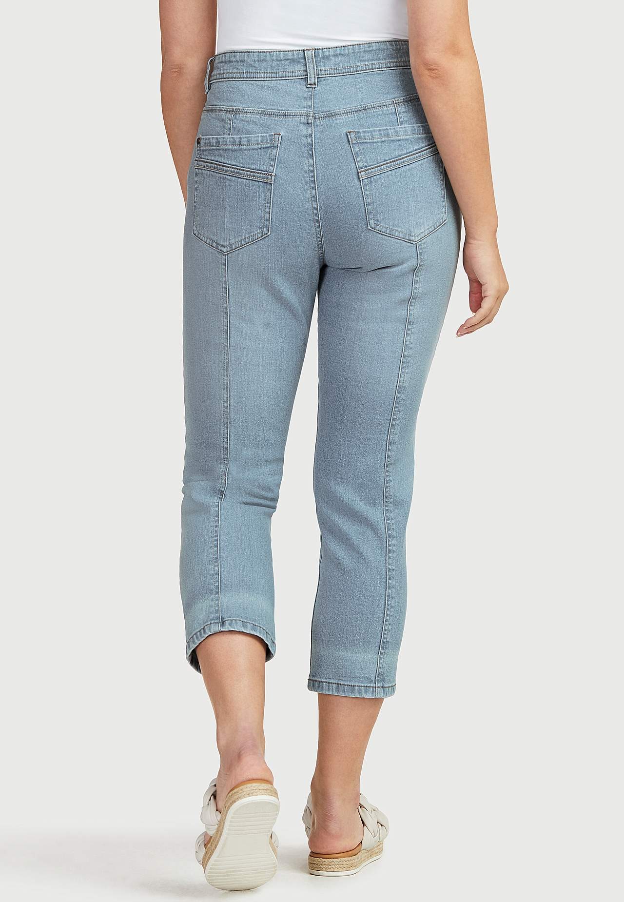 Caprijeans med femficksdesign