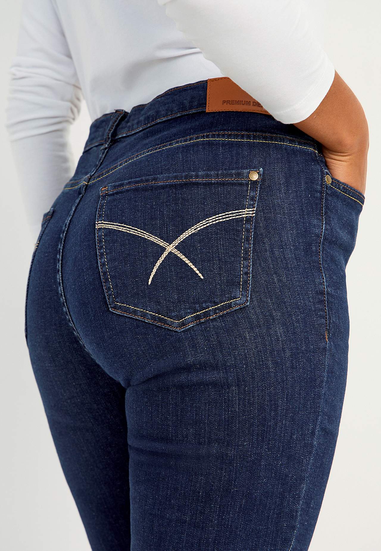 Jeans med resår i sidorna