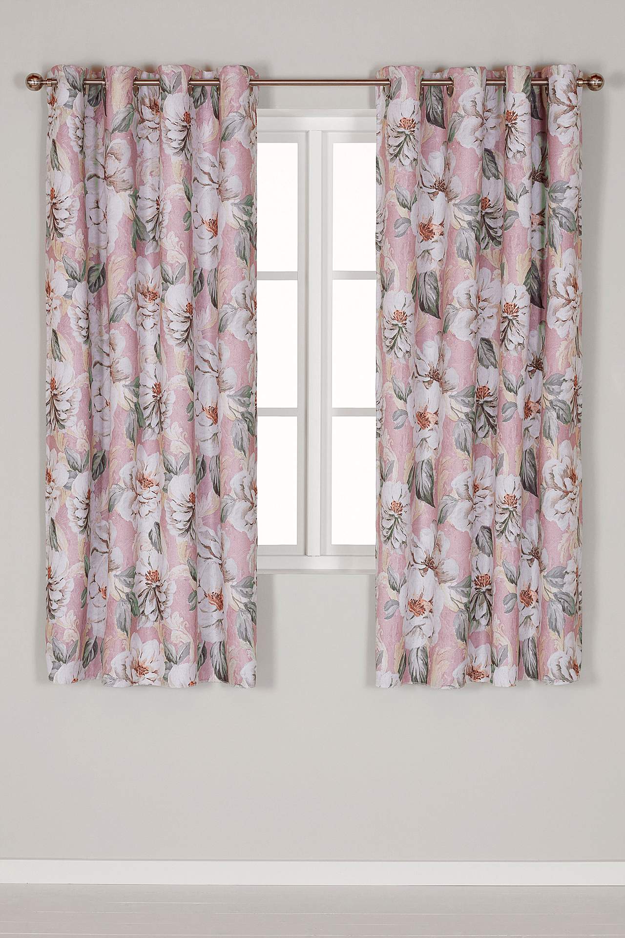 Mörkläggningsgardin storblommig  Josefin 2-pack