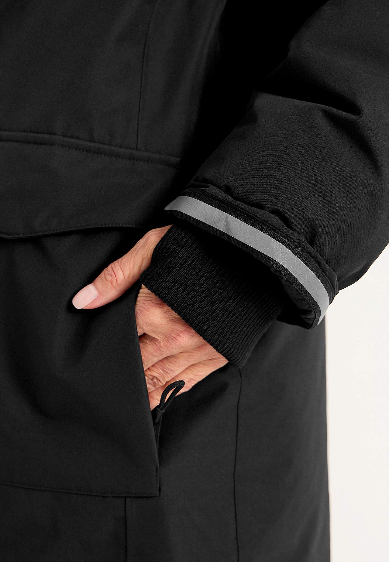 Funktionell, varmfodrad, lång parkas