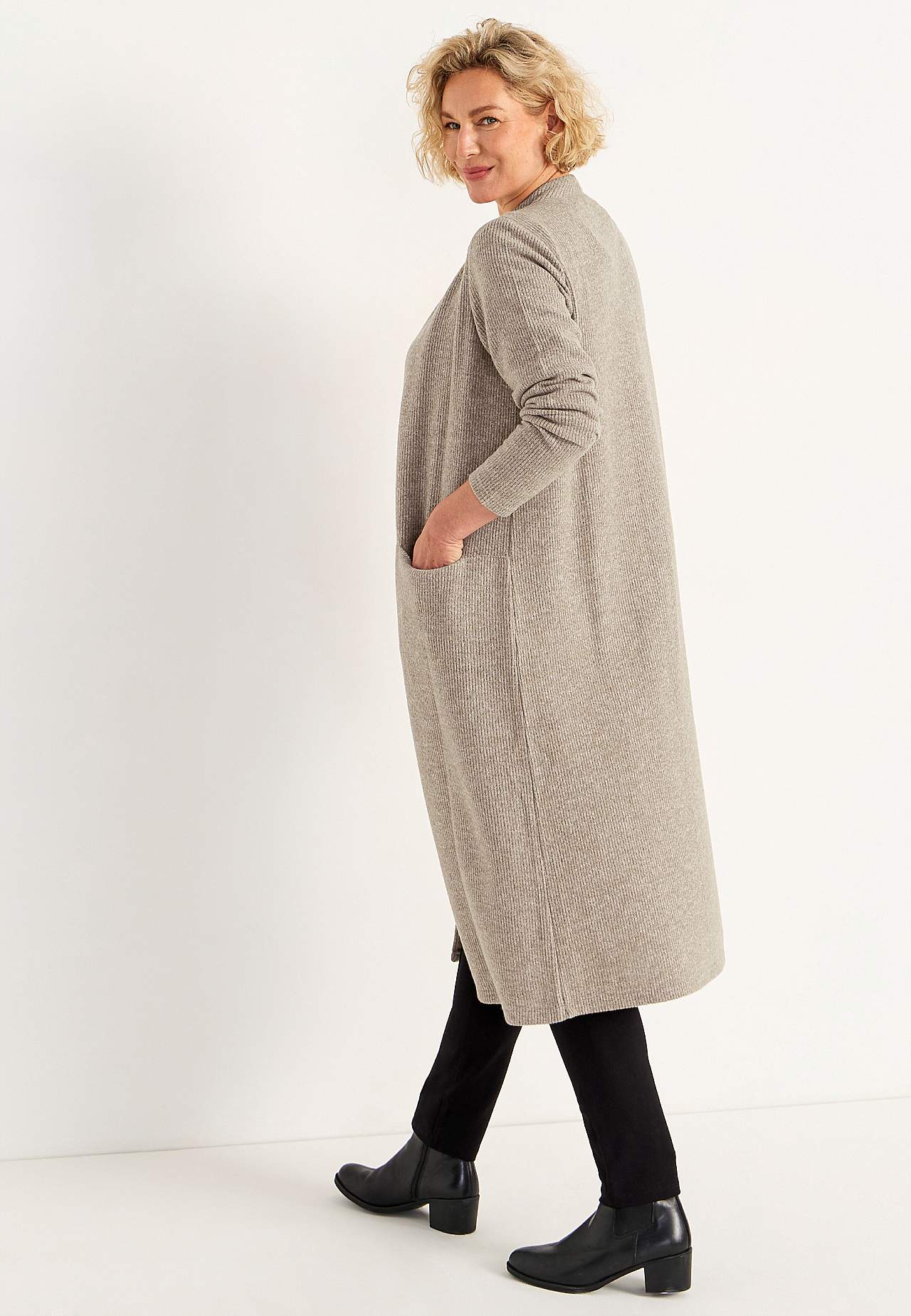 Supermjuk, lång cardigan med fickor Beata