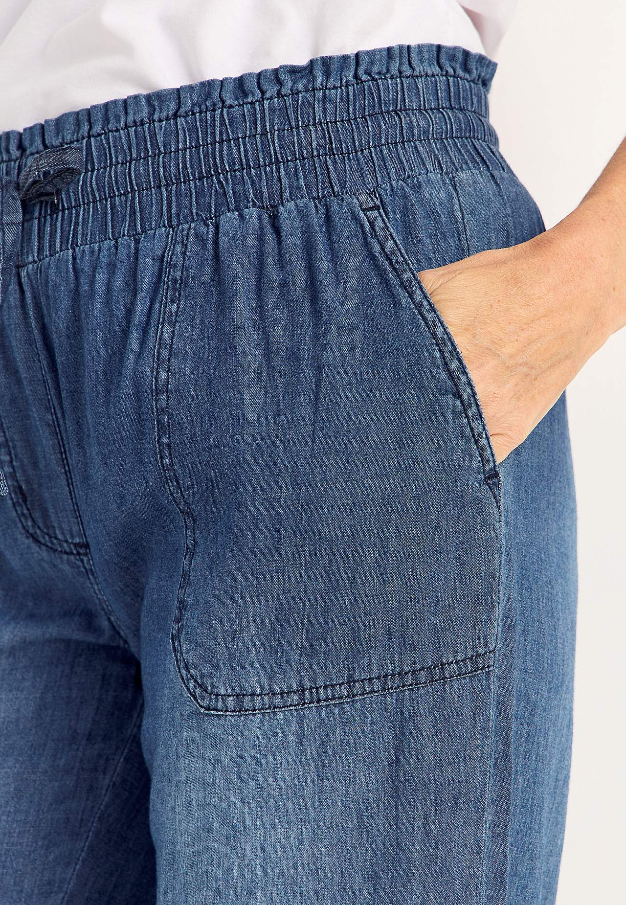 Lång byxa i mjuktvättad denim