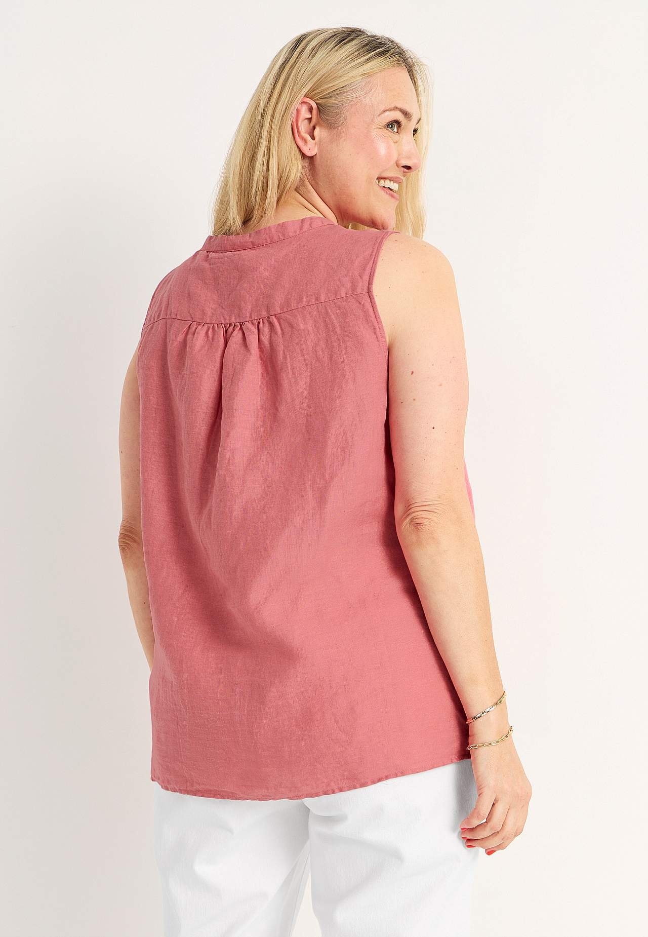 Linneblus Premium med ärmlös design