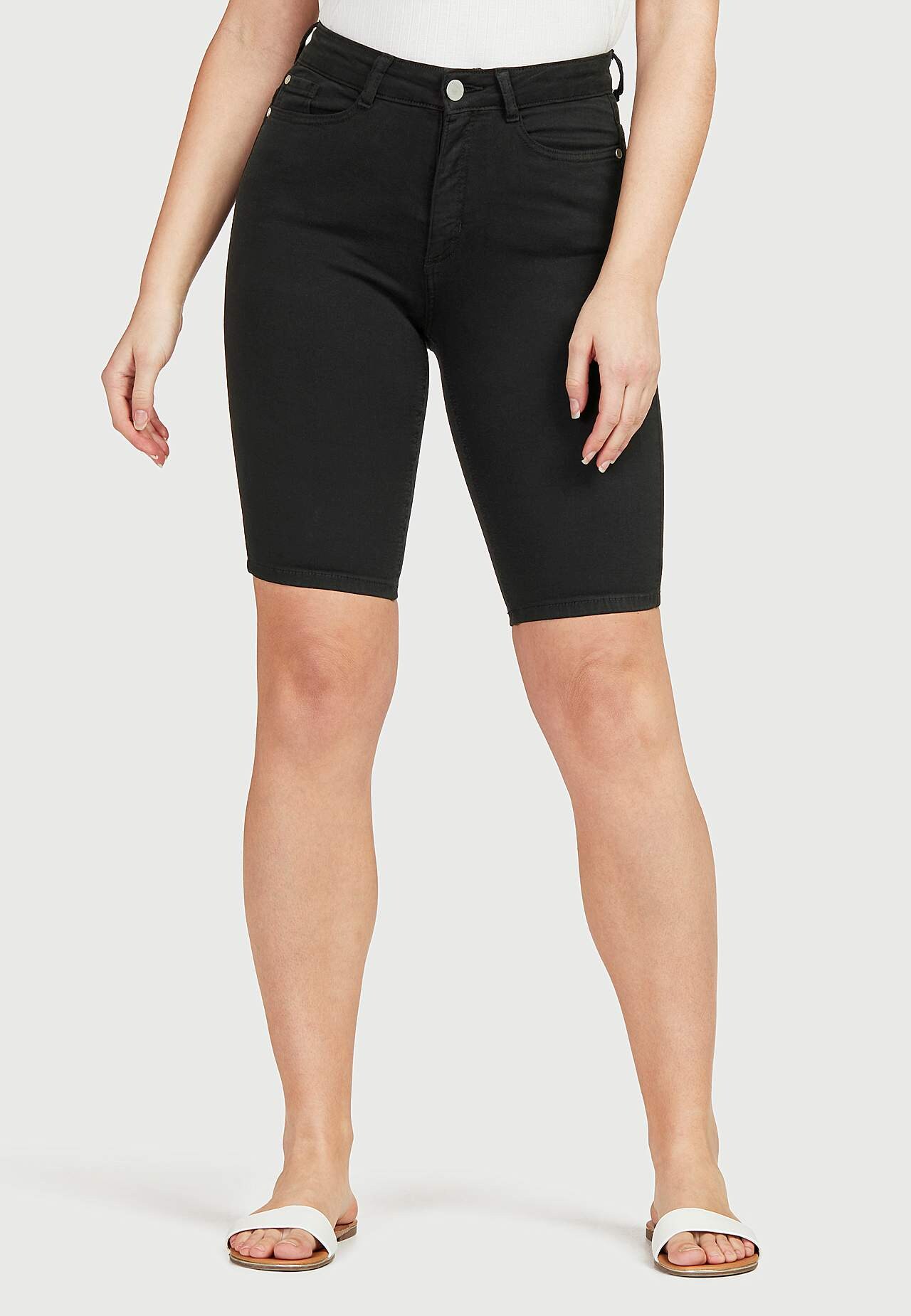 Stretchiga jeansshorts med långt ben Ella