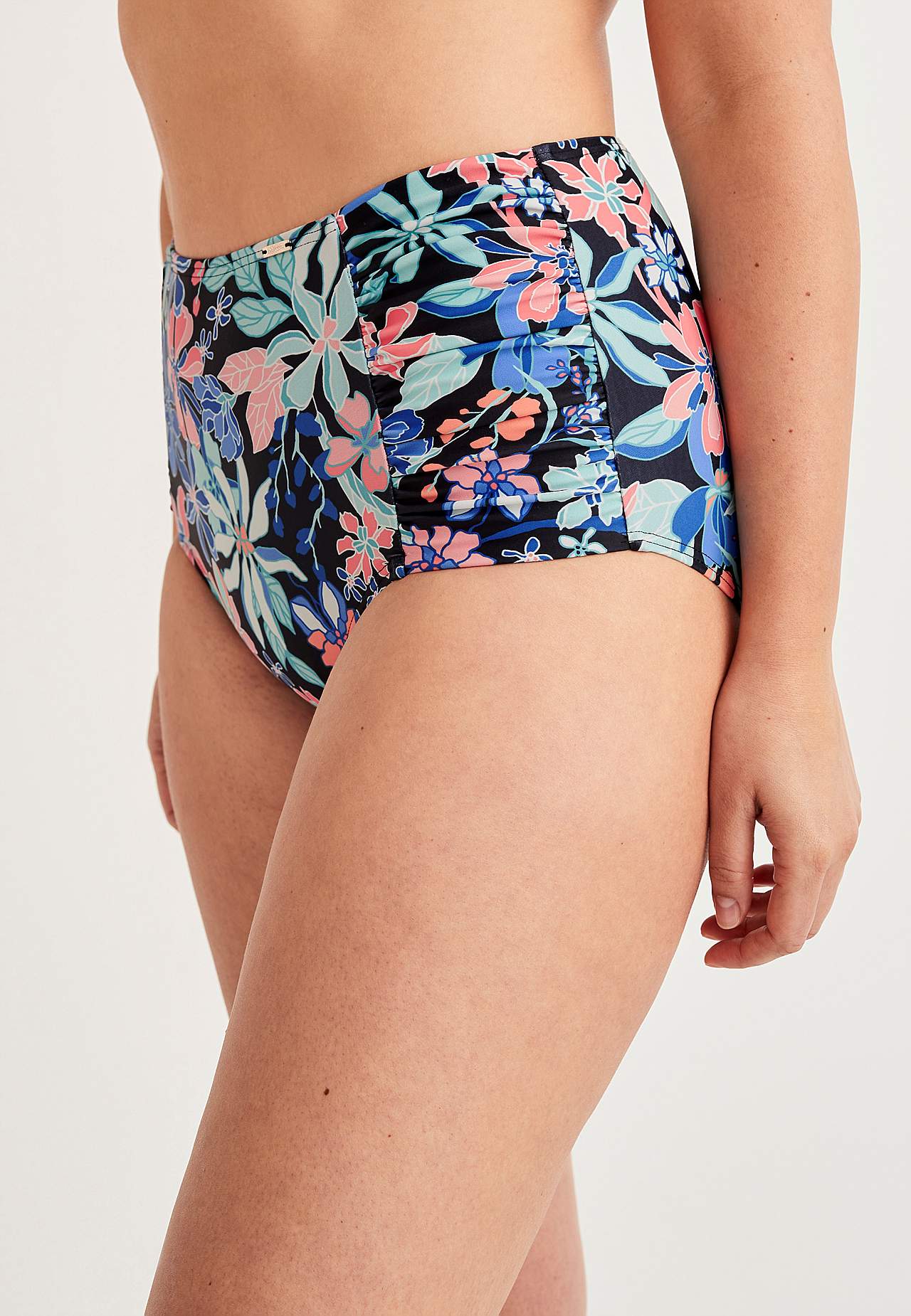 Bikinitrosa med hög midja