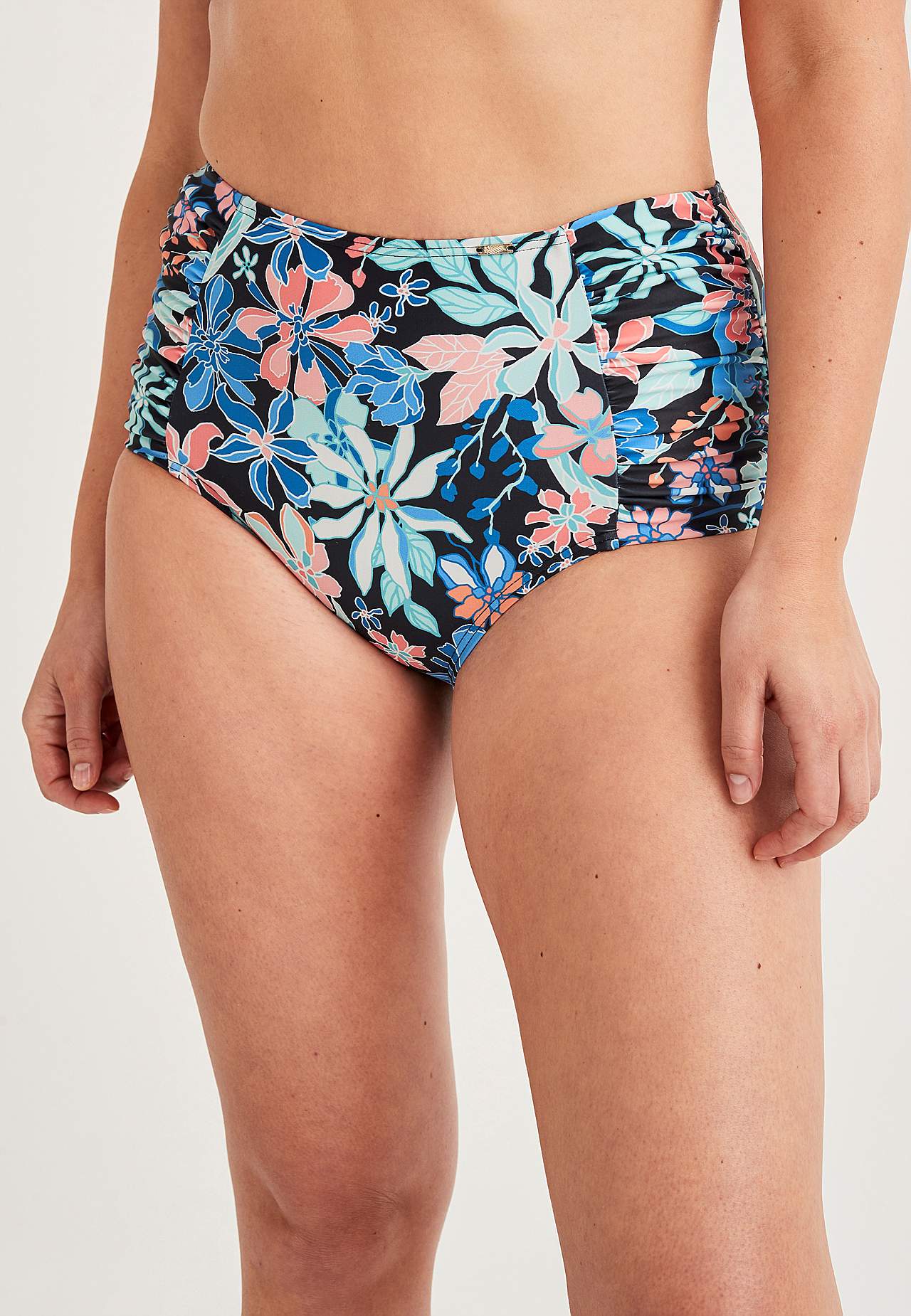 Bikinitrosa med hög midja