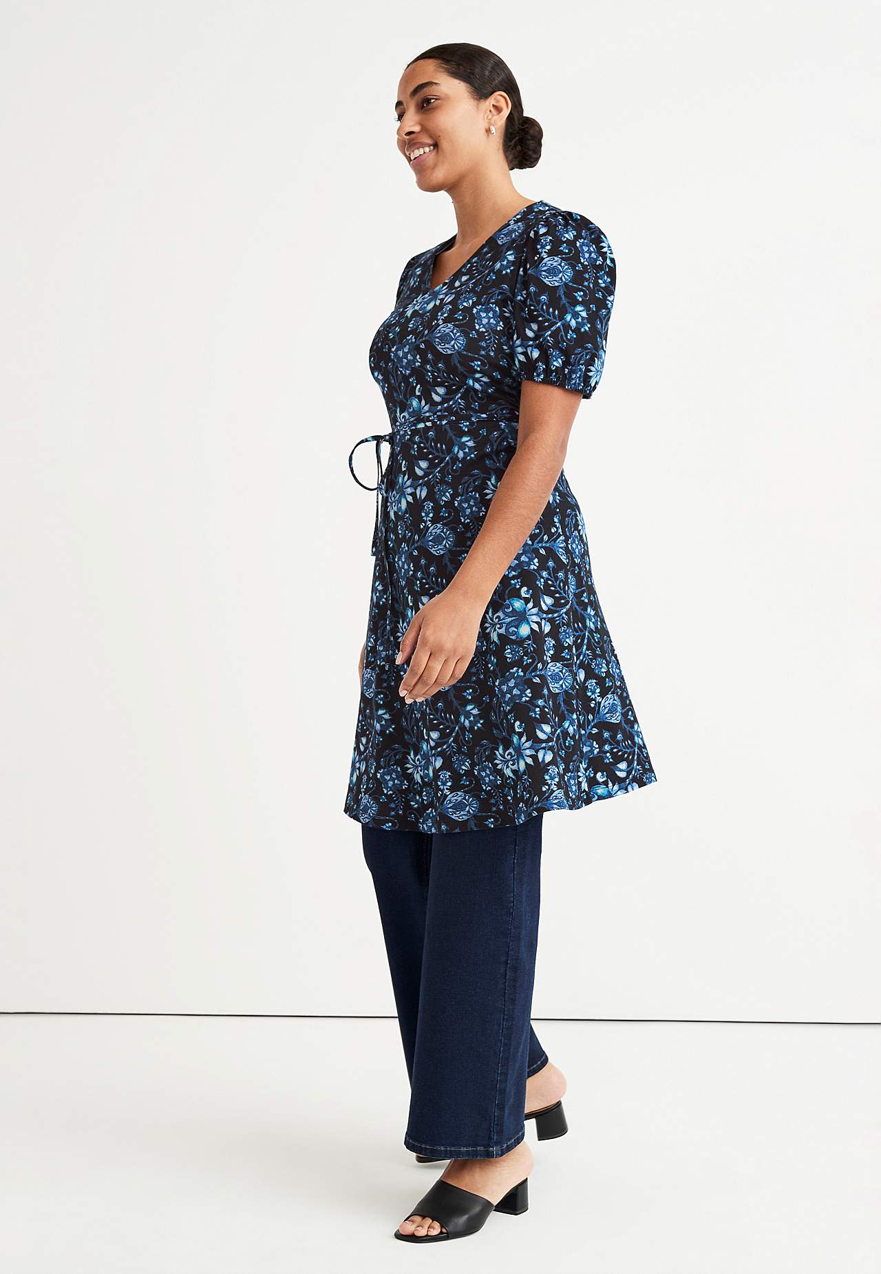 Mönstrad, kort trikåklänning