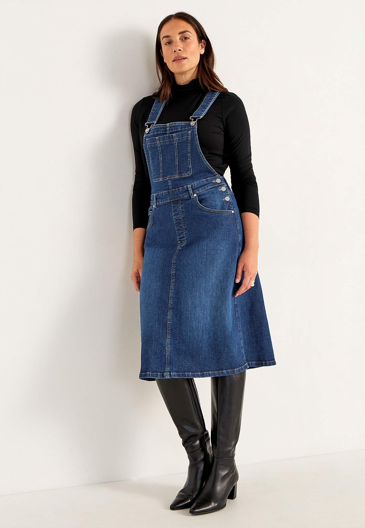 Hängselklänning i denim