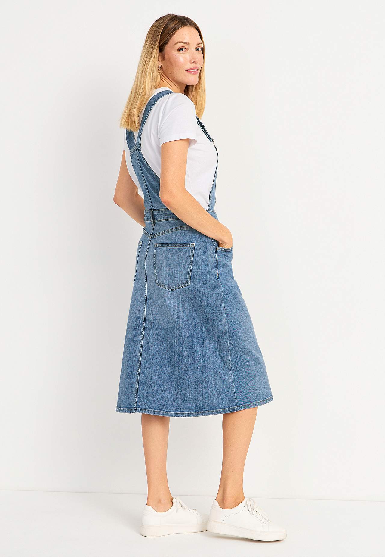 Hängselklänning i denim