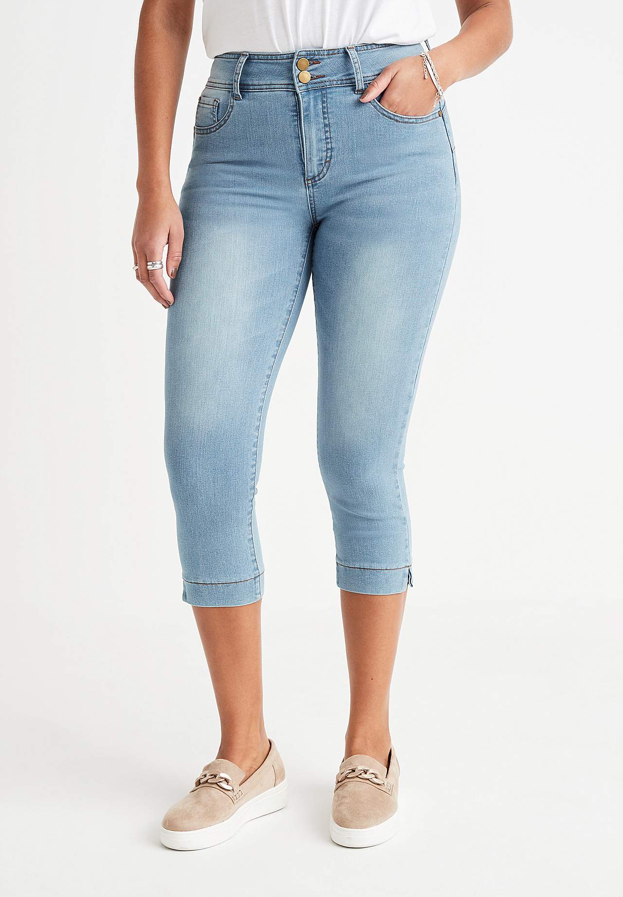 Stretchiga caprijeans med shaping-effekt