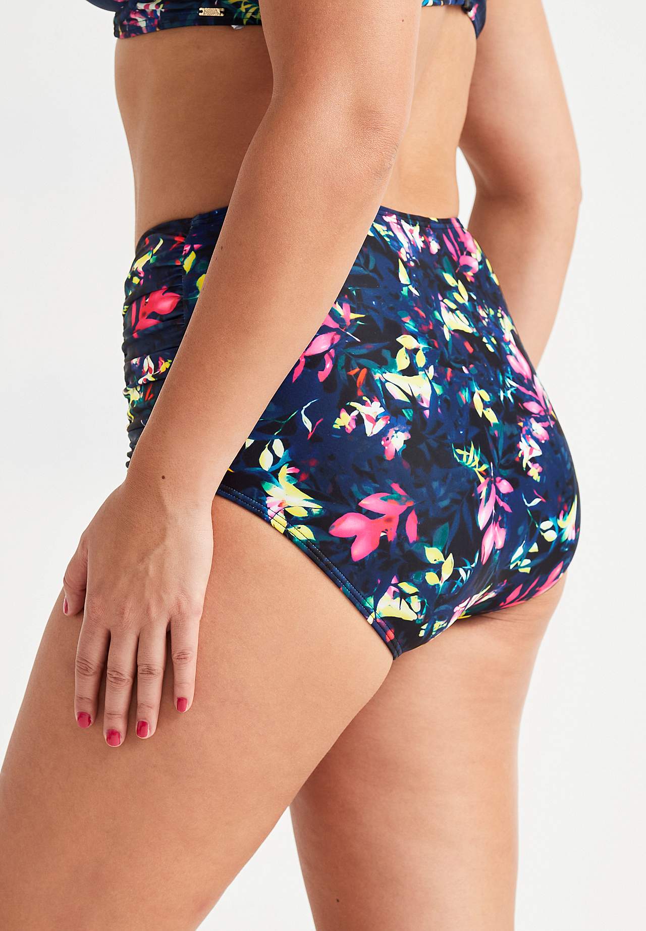 Bikinitrosa med hög midja