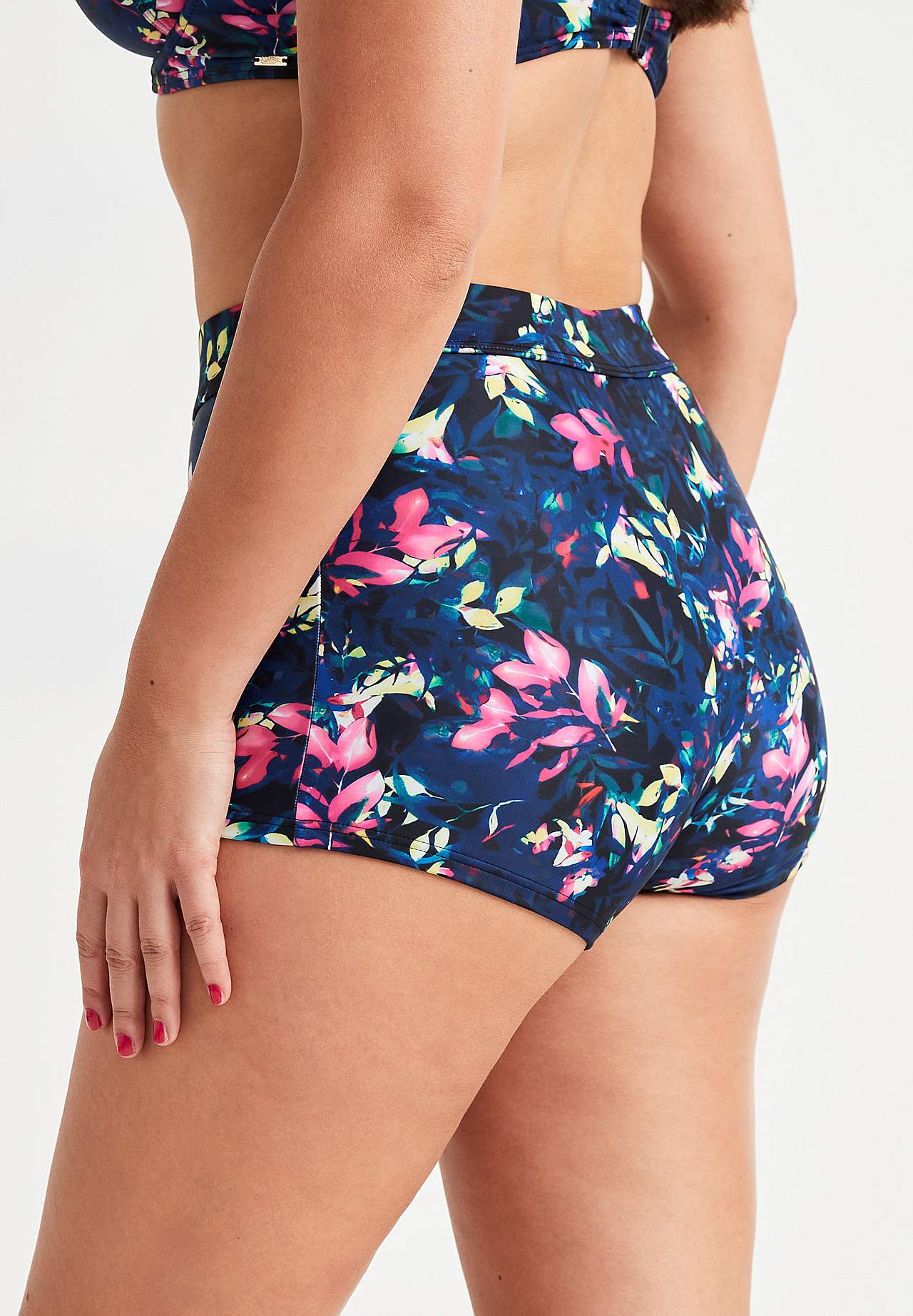 Bikinitrosa i boxermodell
