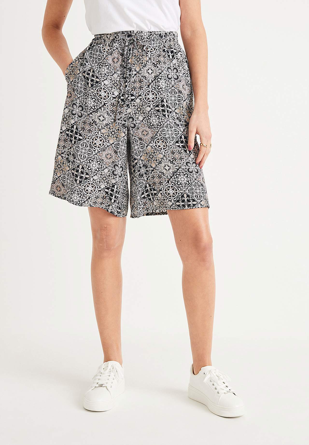 Shorts i crepe kvalitet Mia