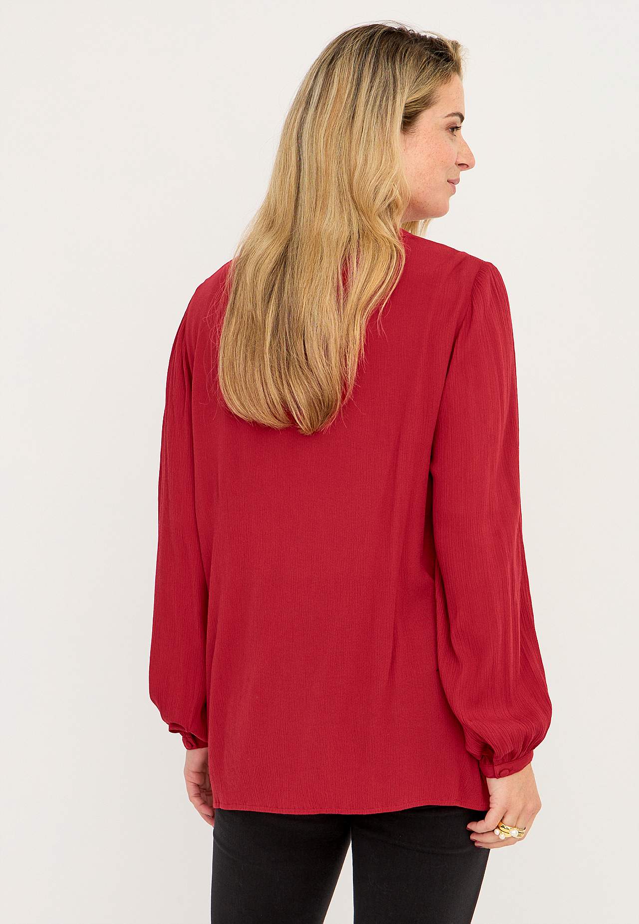 Crepe blus med knappar Greta