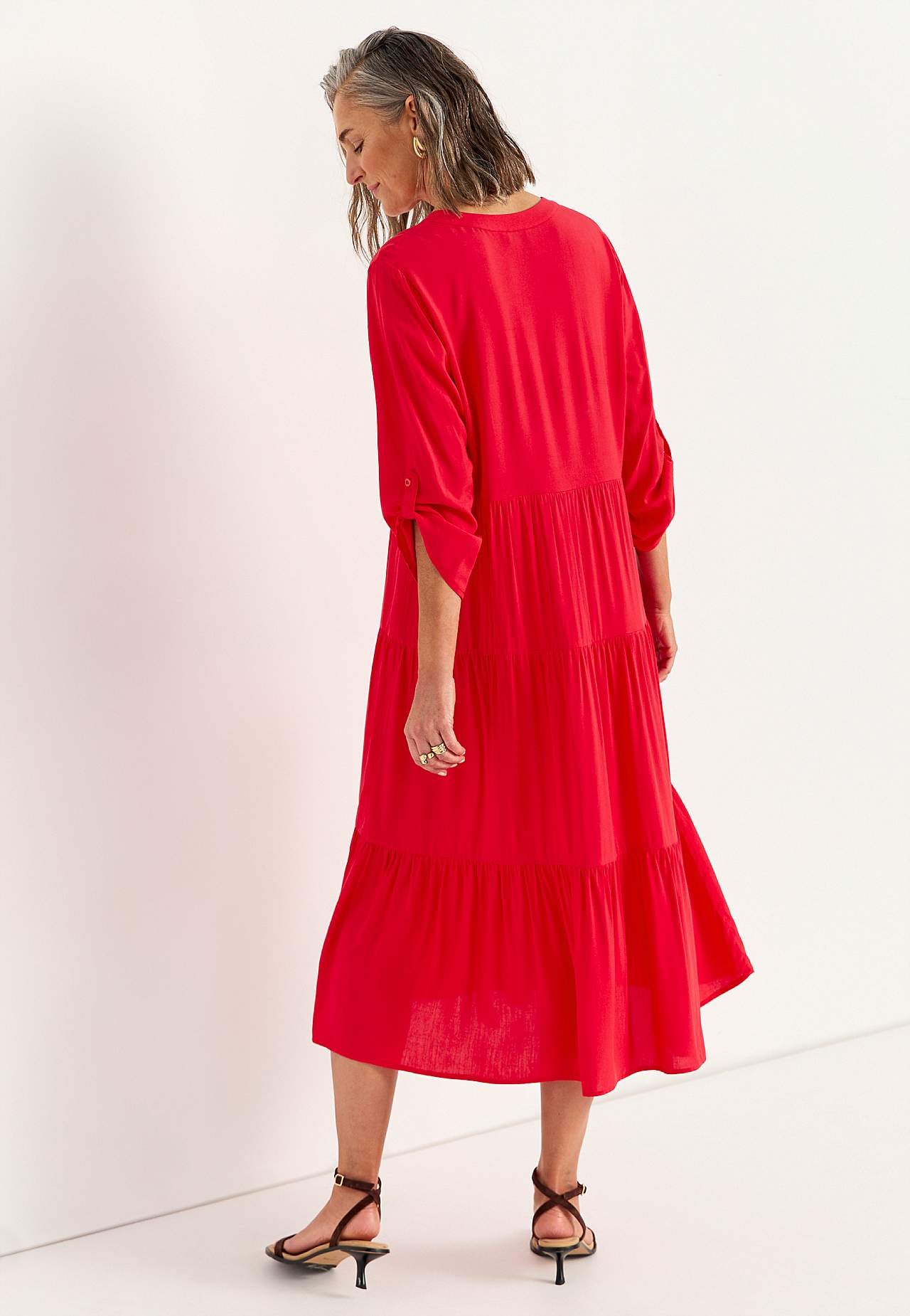 Klänning med volanger