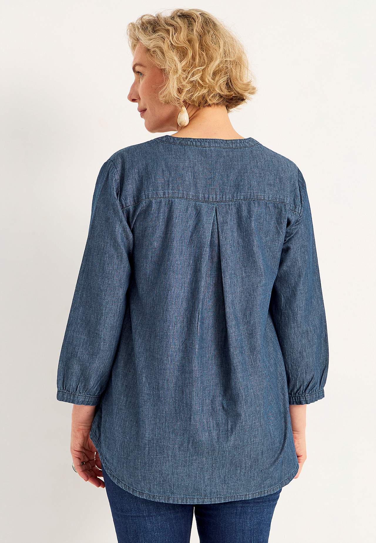 Denimblus med bröstficka