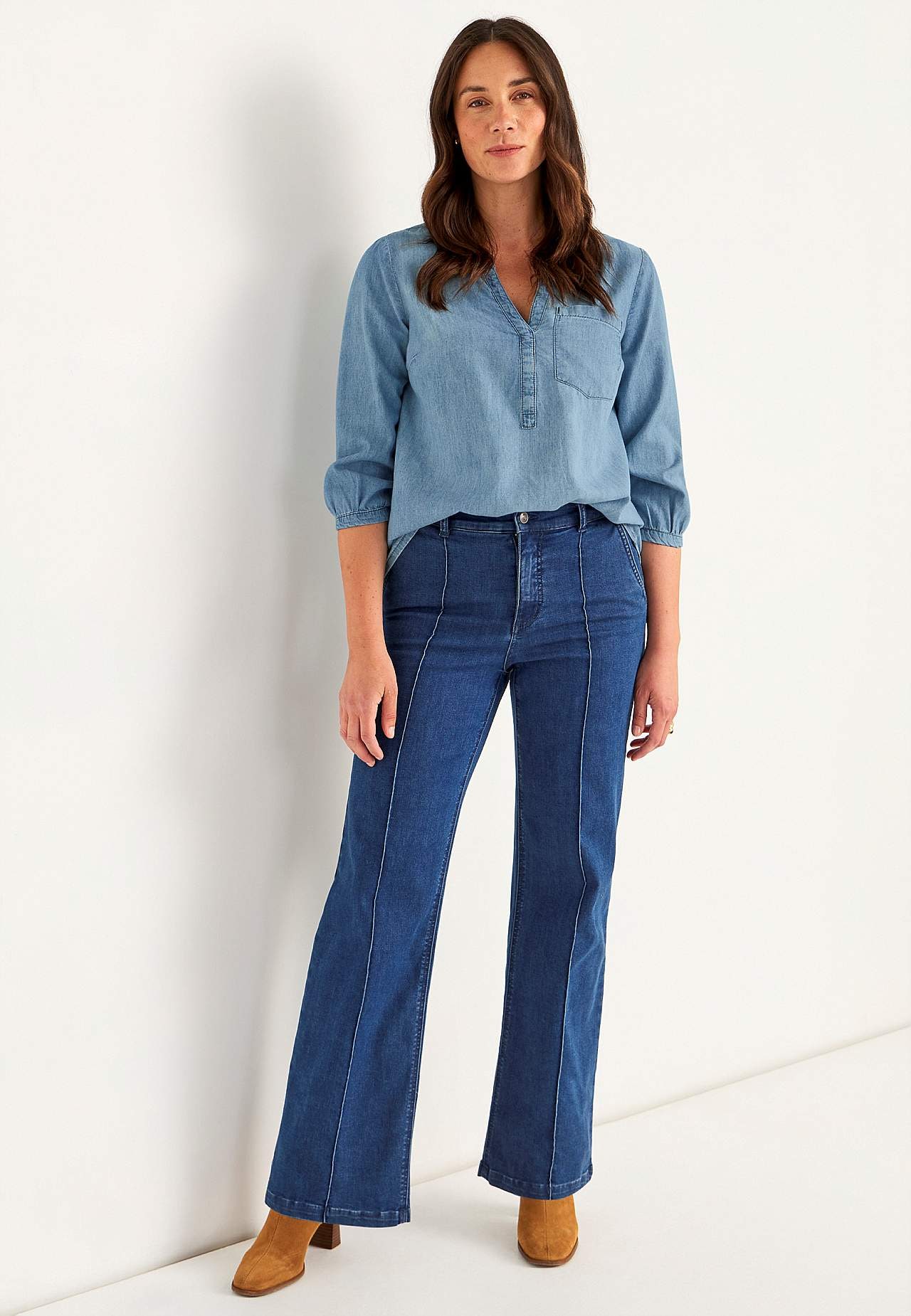 Denimblus med bröstficka
