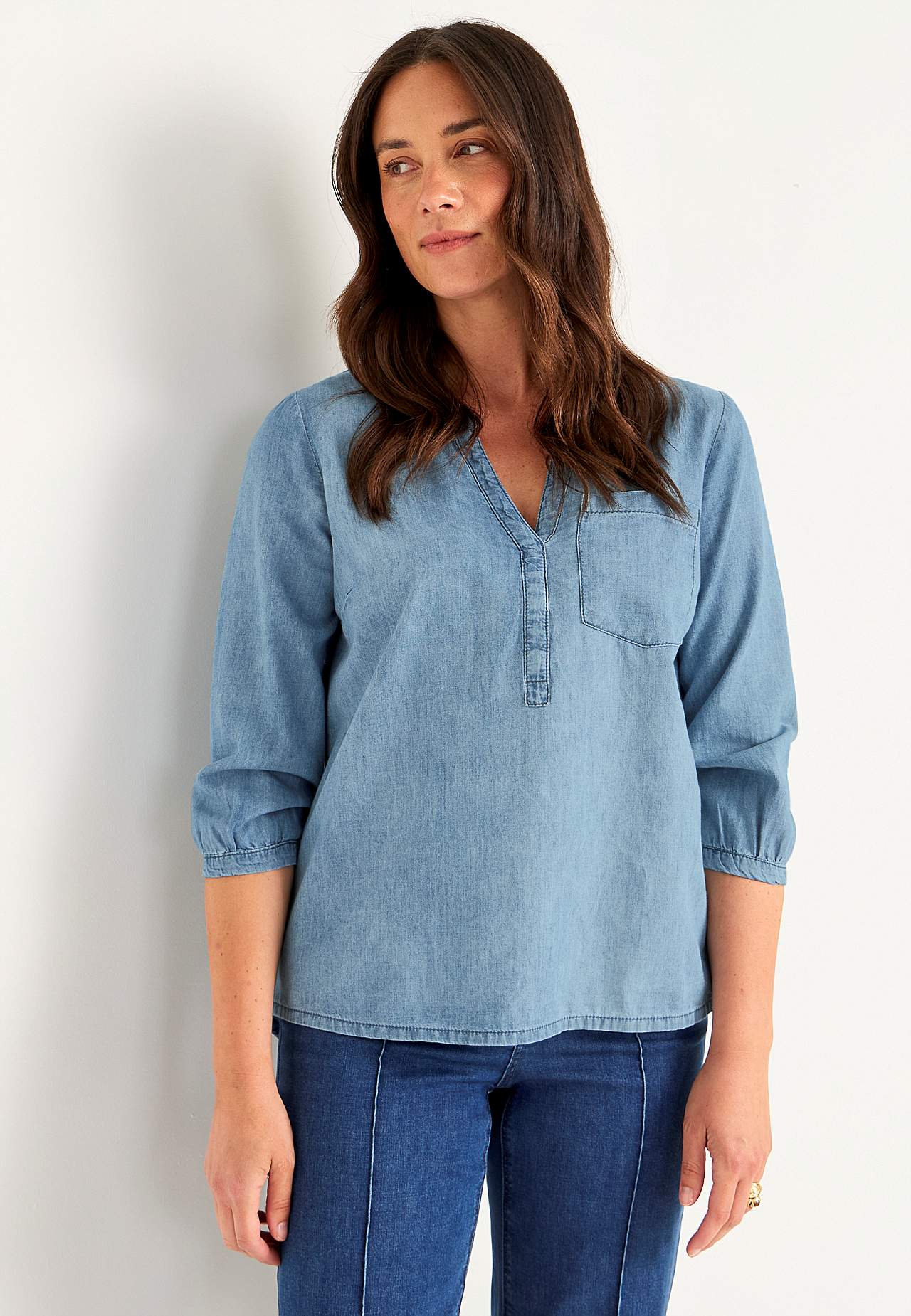 Denimblus med bröstficka